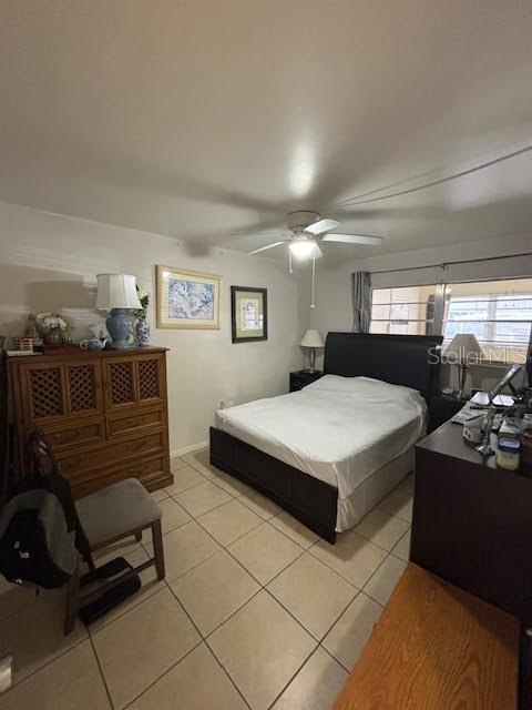 Listing photo id 6 for 2050 58th Avenue N 6