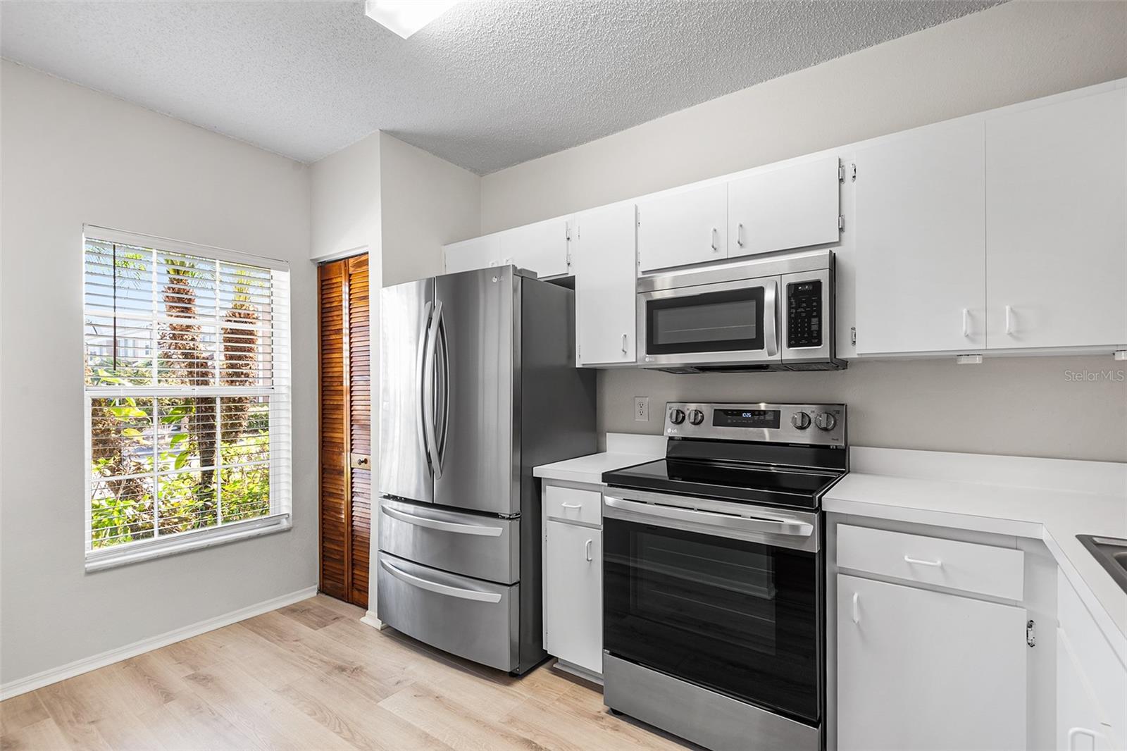 Image 8 of 30 For 6363 Bayside Key Drive