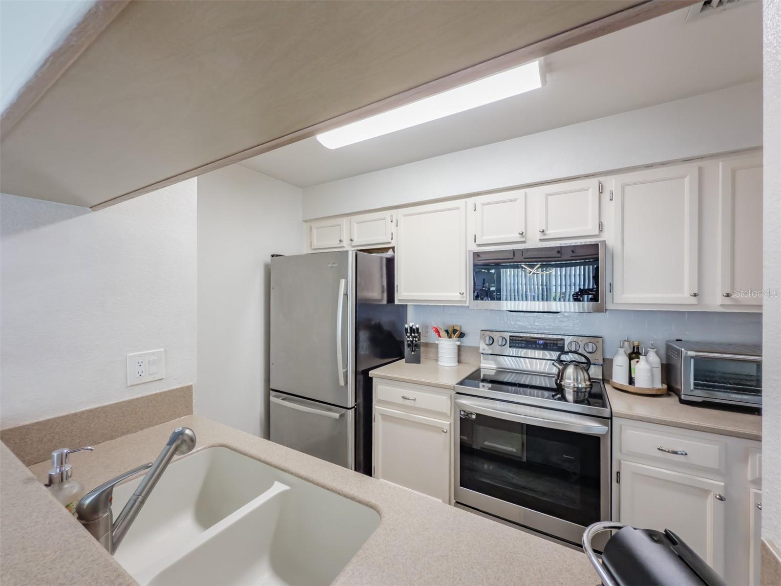 Image 10 of 31 For 724 Kensington Lake Circle