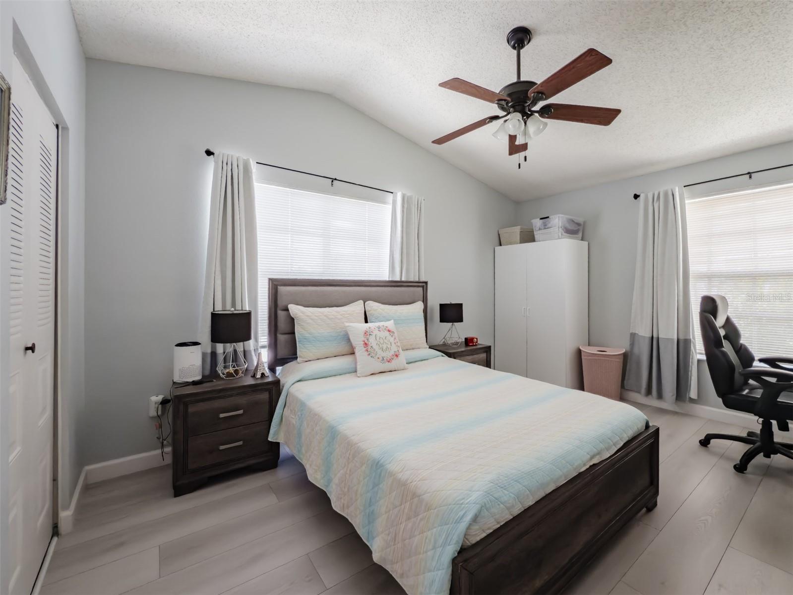 Image 21 of 31 For 724 Kensington Lake Circle