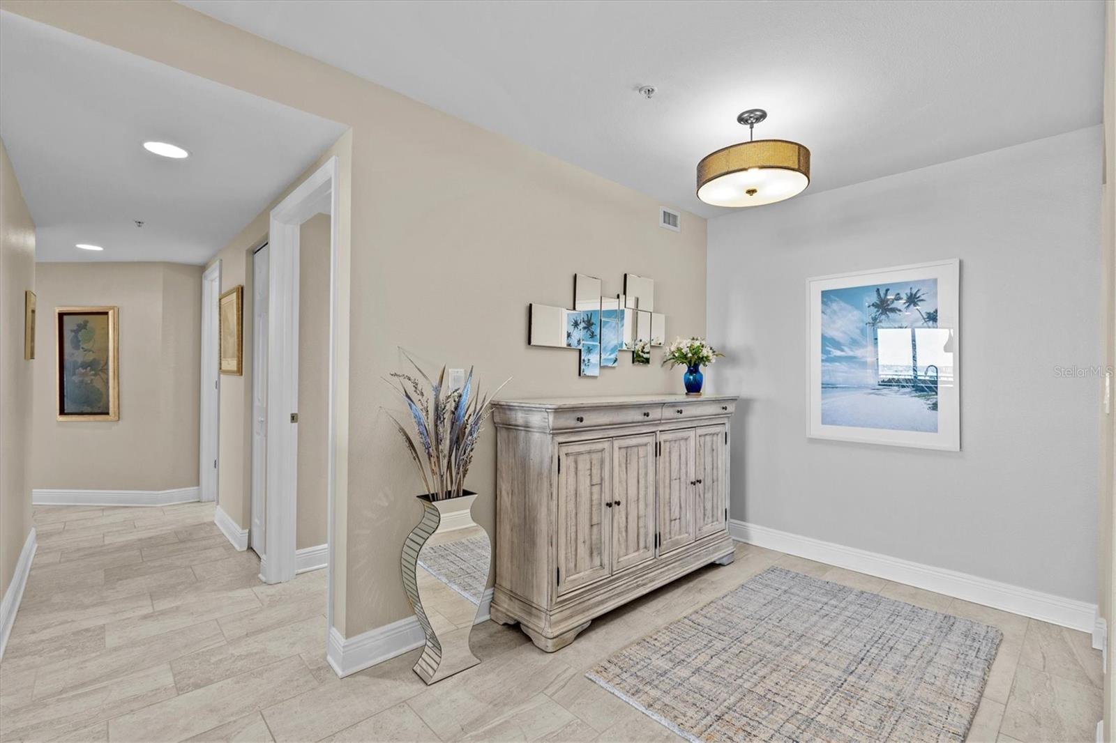 Image 13 of 52 For 670 Island Way 802