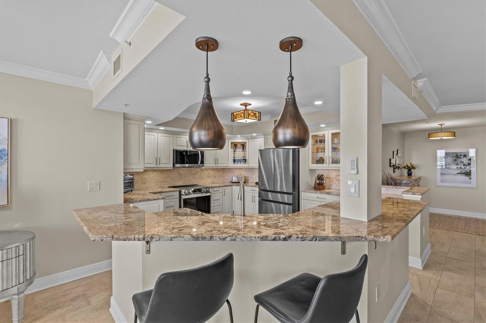 Image 19 of 52 For 670 Island Way 802