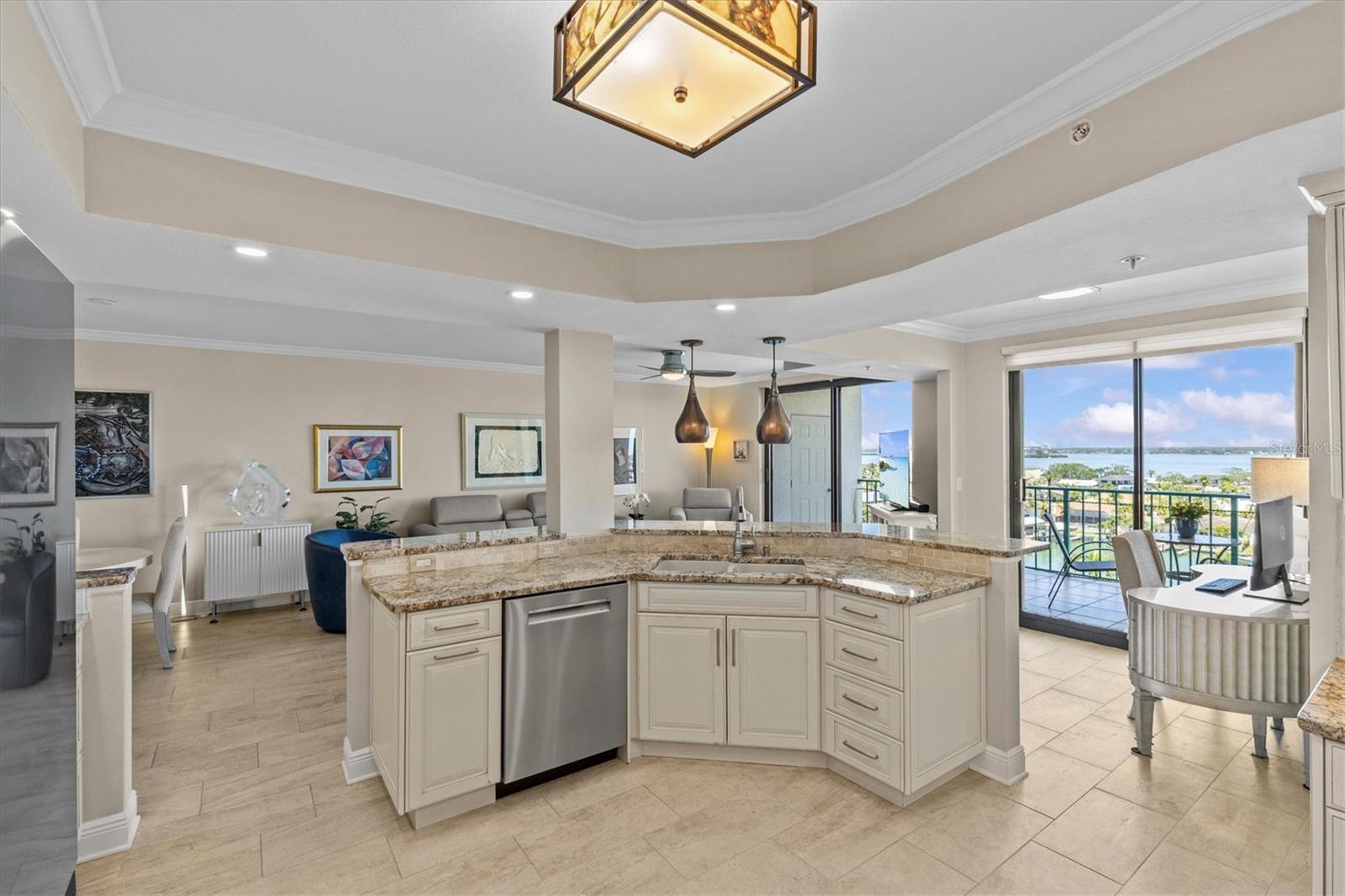 Image 20 of 52 For 670 Island Way 802