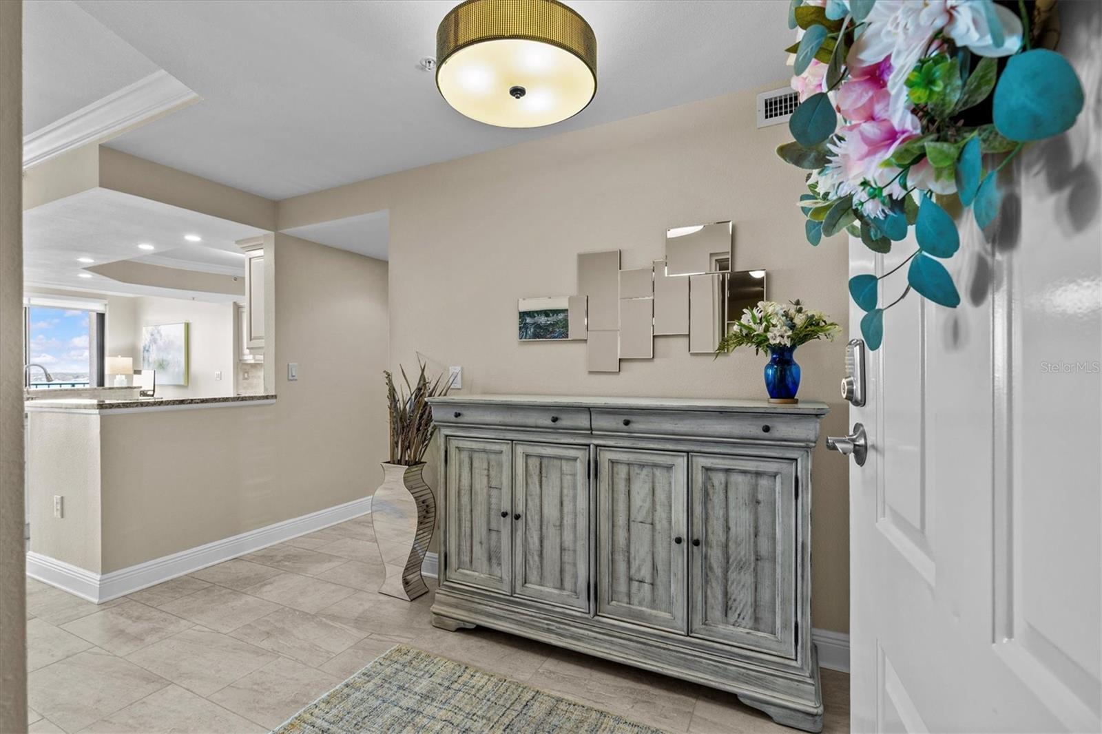 Image 3 of 52 For 670 Island Way 802