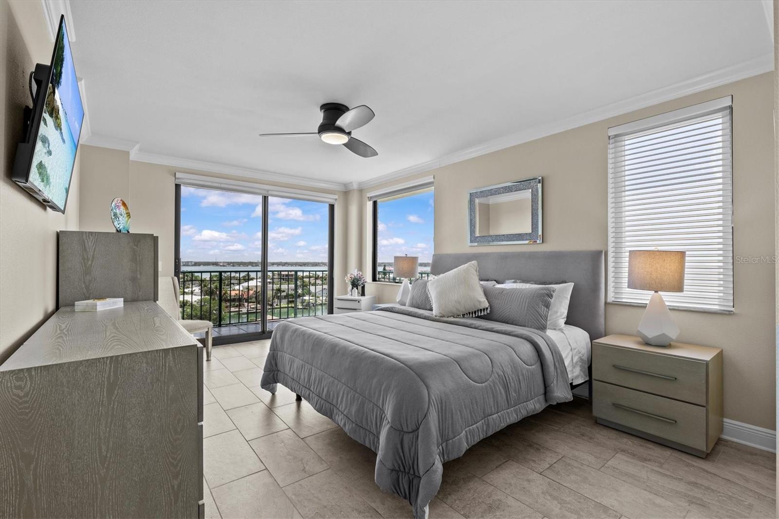 Image 33 of 52 For 670 Island Way 802