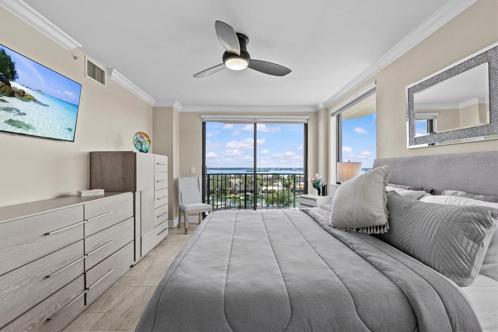 Image 9 of 52 For 670 Island Way 802