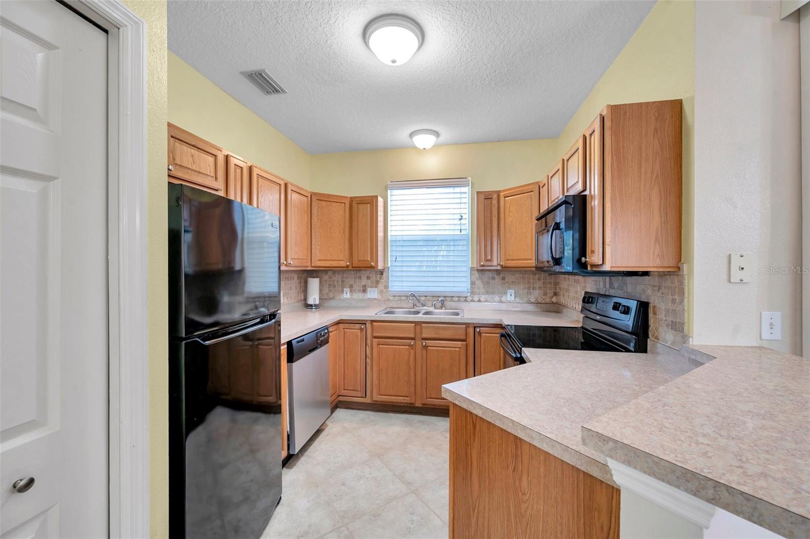 Image 19 of 64 For 13777 Forest Lake Drive