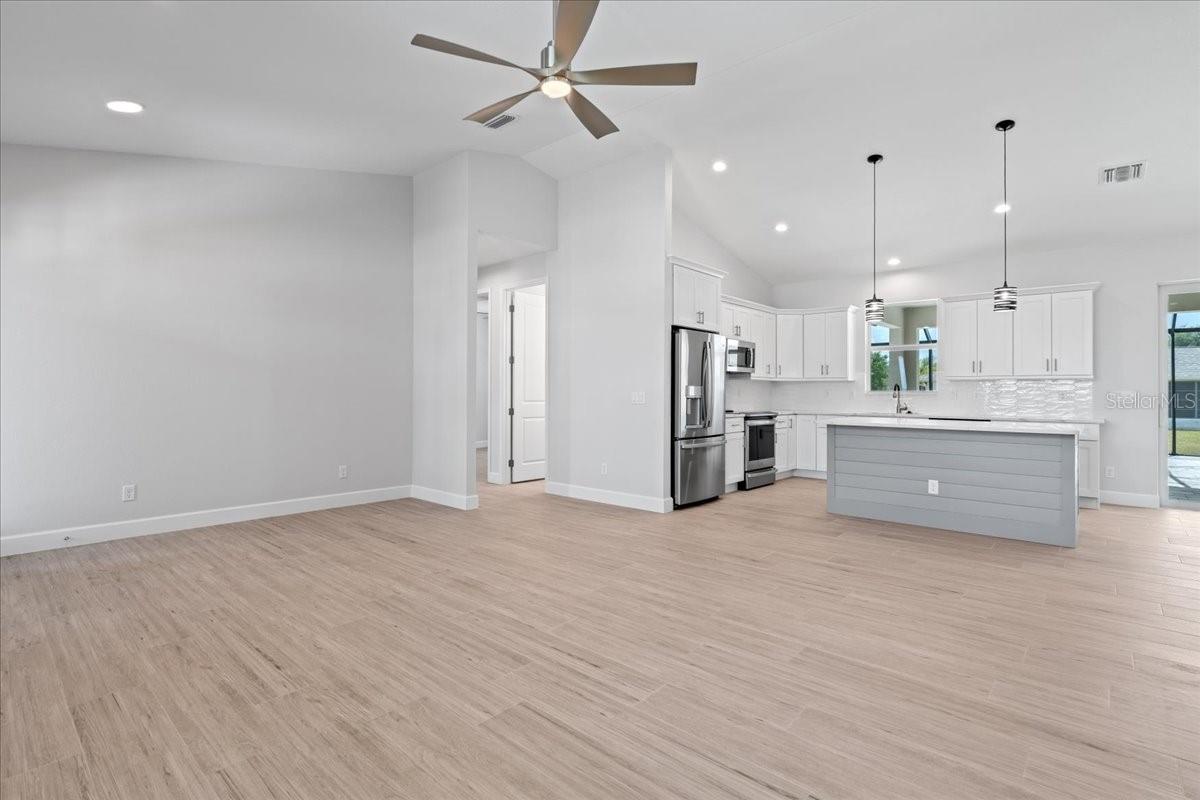 Image 13 of 39 For 10493 Grail Avenue