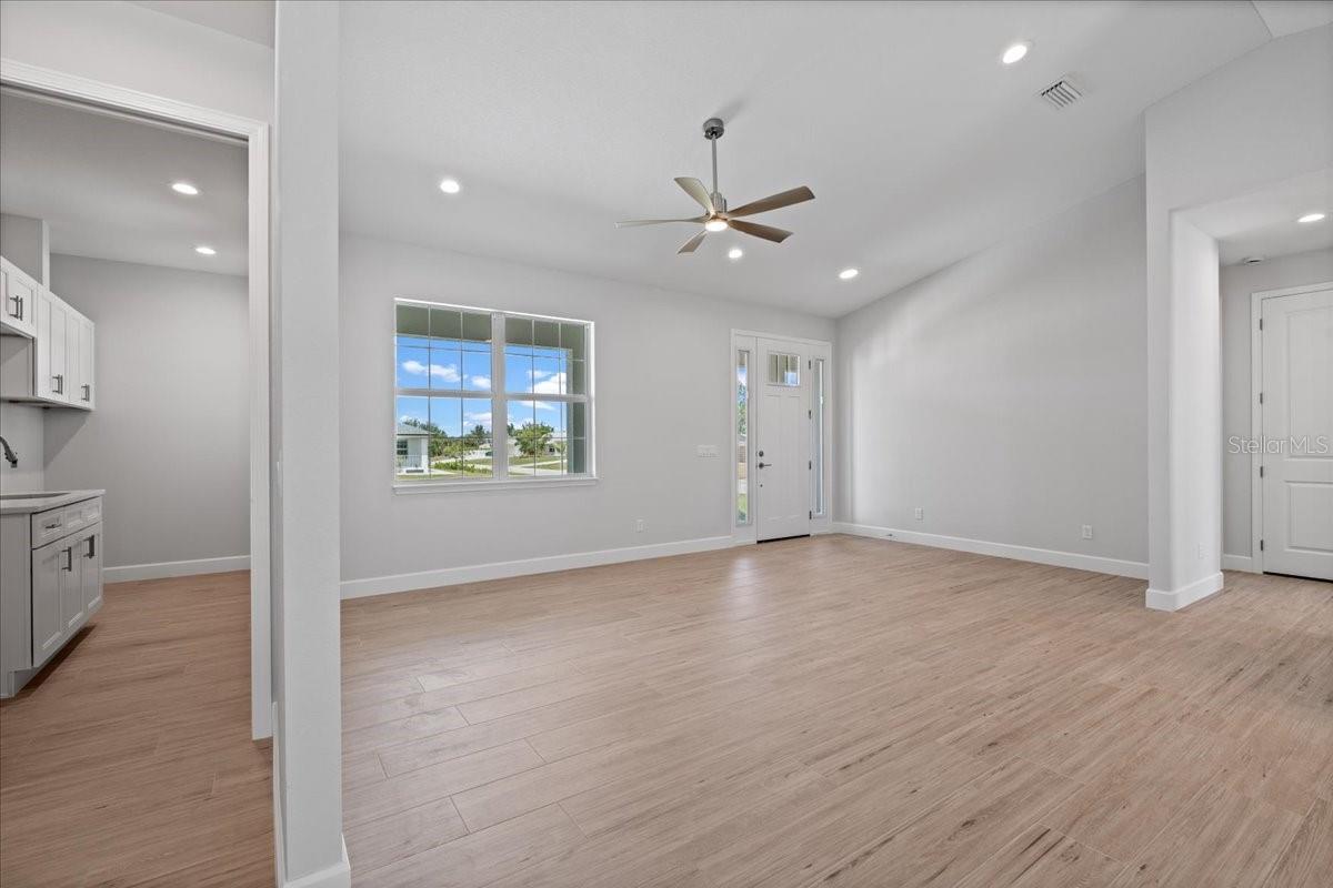 Image 15 of 39 For 10493 Grail Avenue