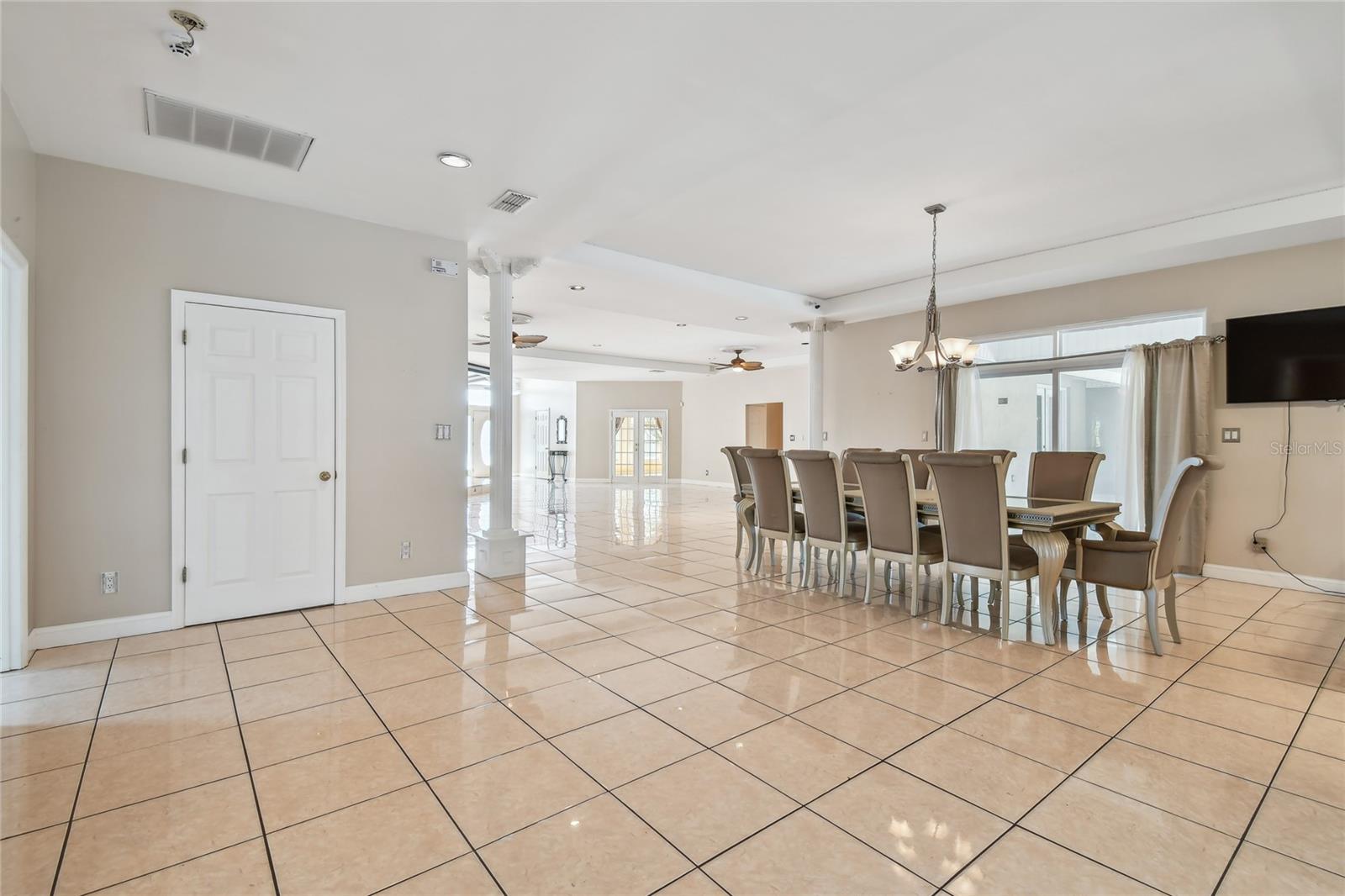 Listing photo id 8 for 284 Peninsula Avenue