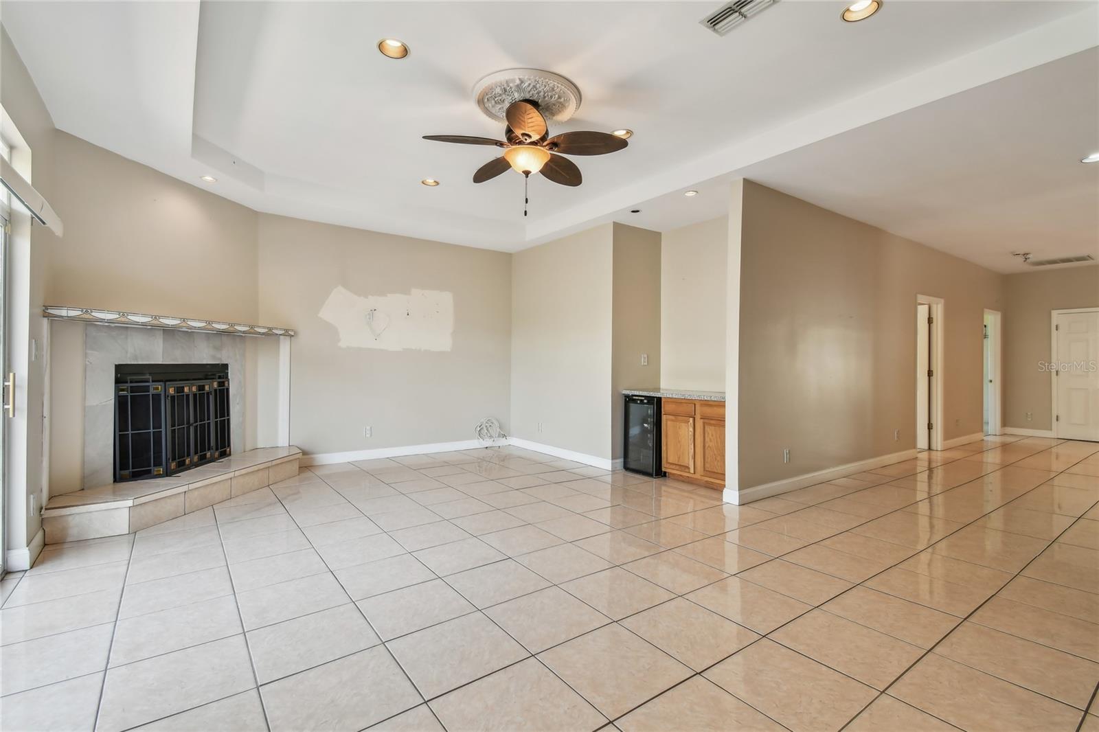 Listing photo id 15 for 284 Peninsula Avenue