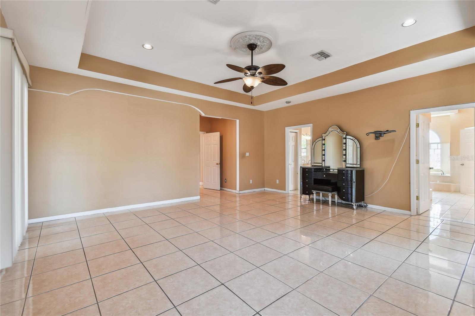 Listing photo id 19 for 284 Peninsula Avenue