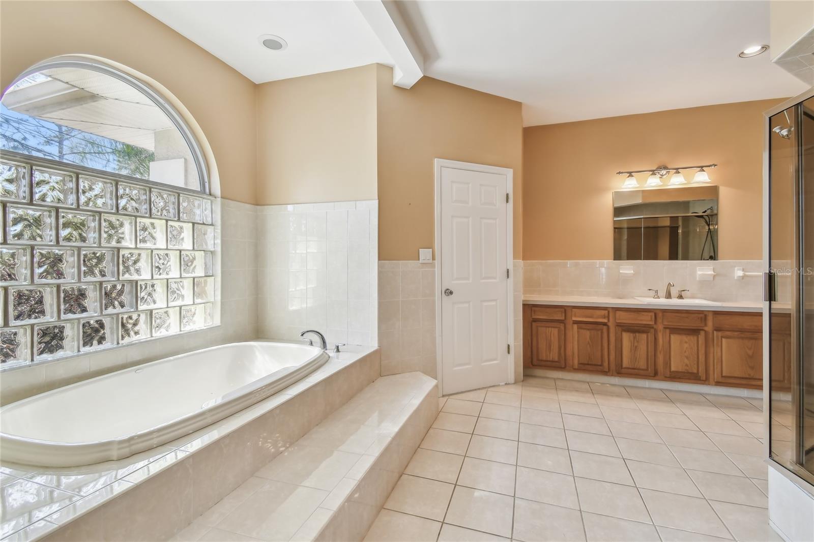 Listing photo id 21 for 284 Peninsula Avenue