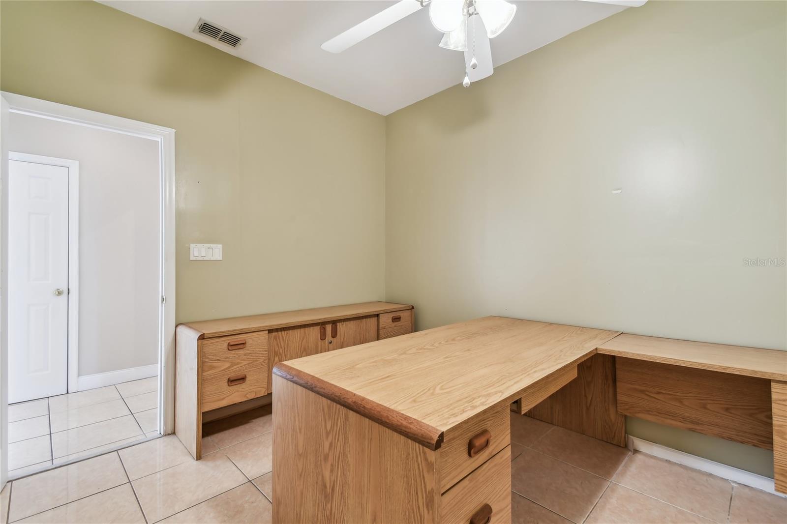 Listing photo id 25 for 284 Peninsula Avenue