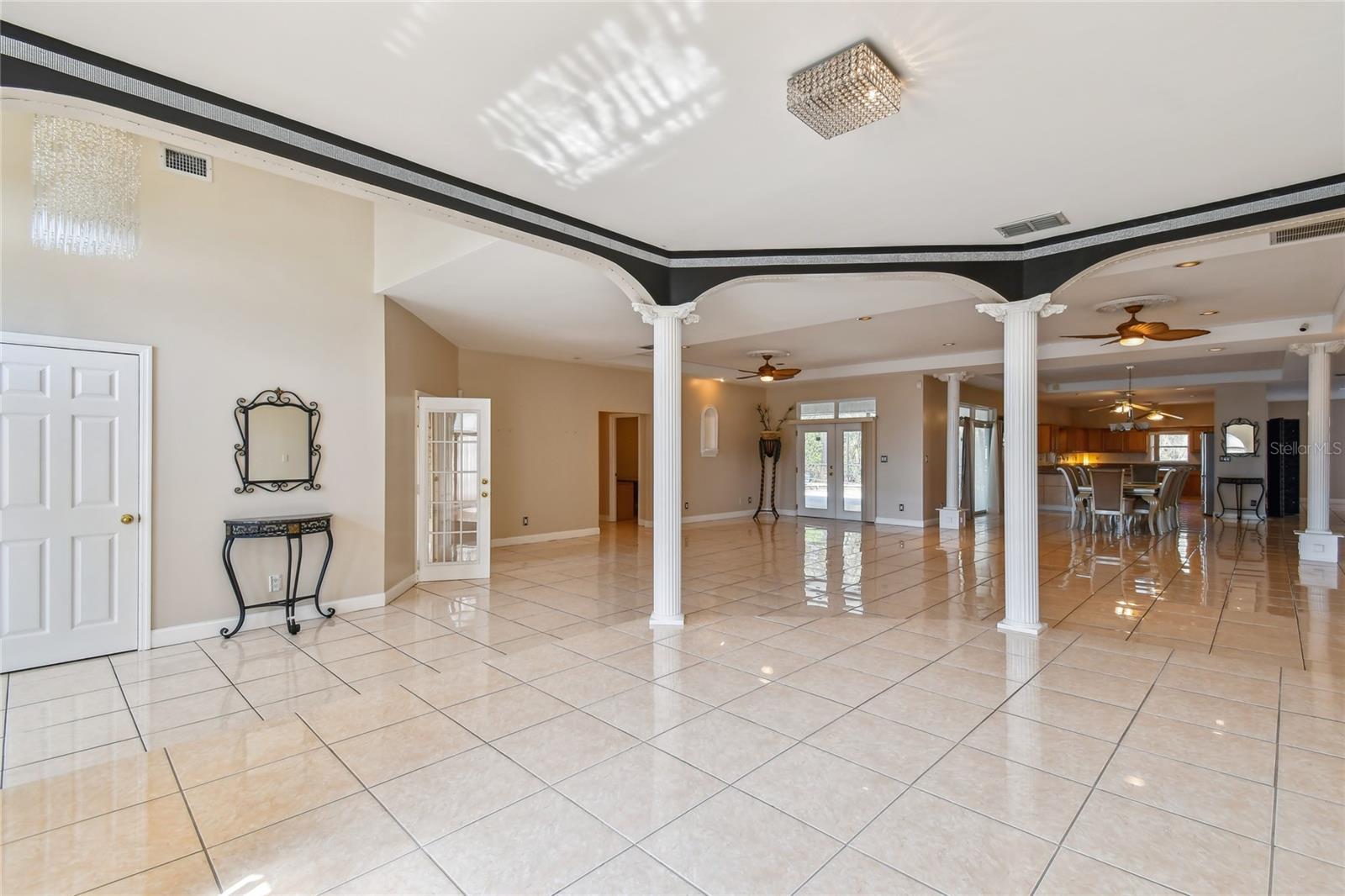 Listing photo id 1 for 284 Peninsula Avenue