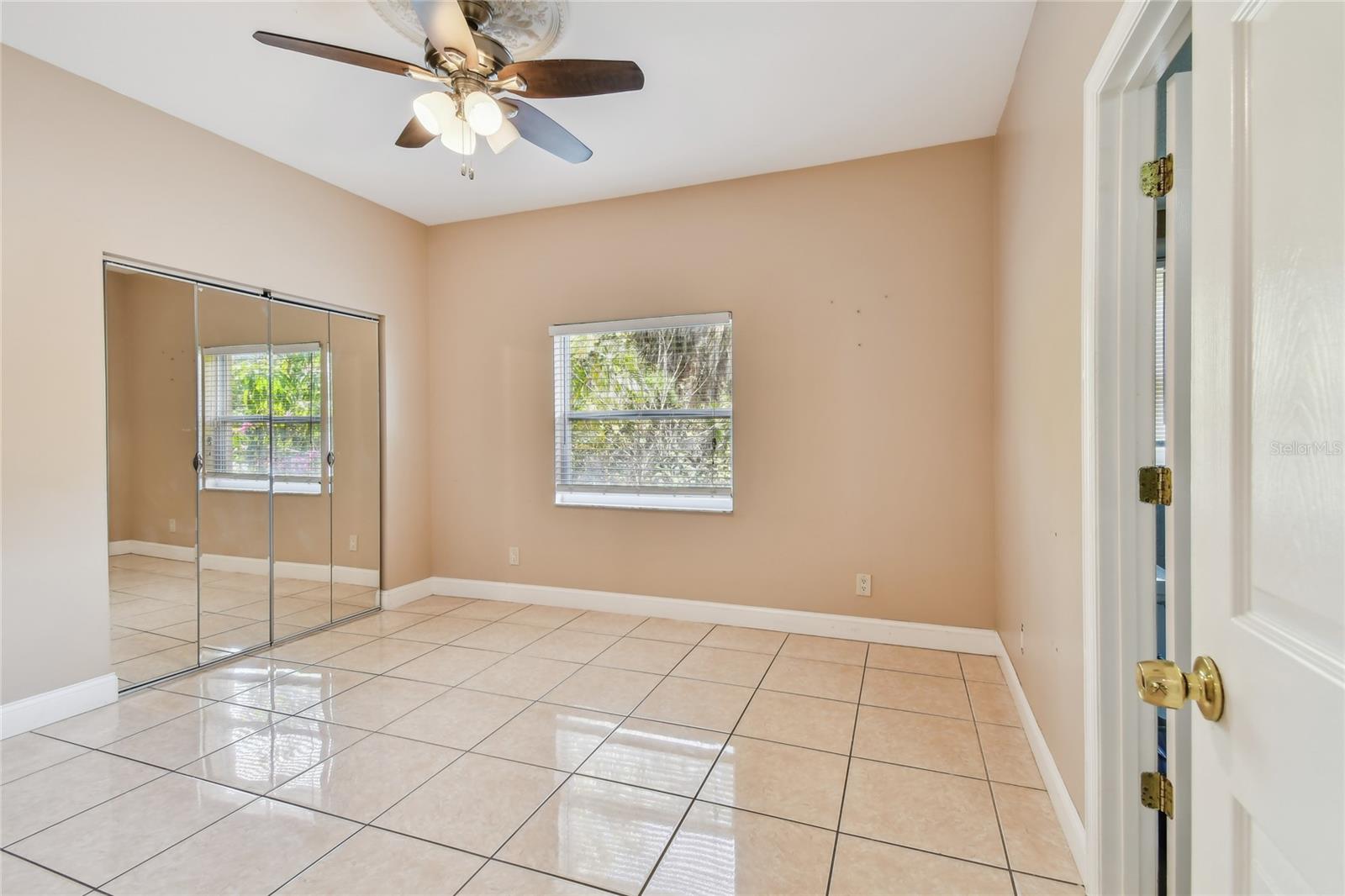 Listing photo id 29 for 284 Peninsula Avenue