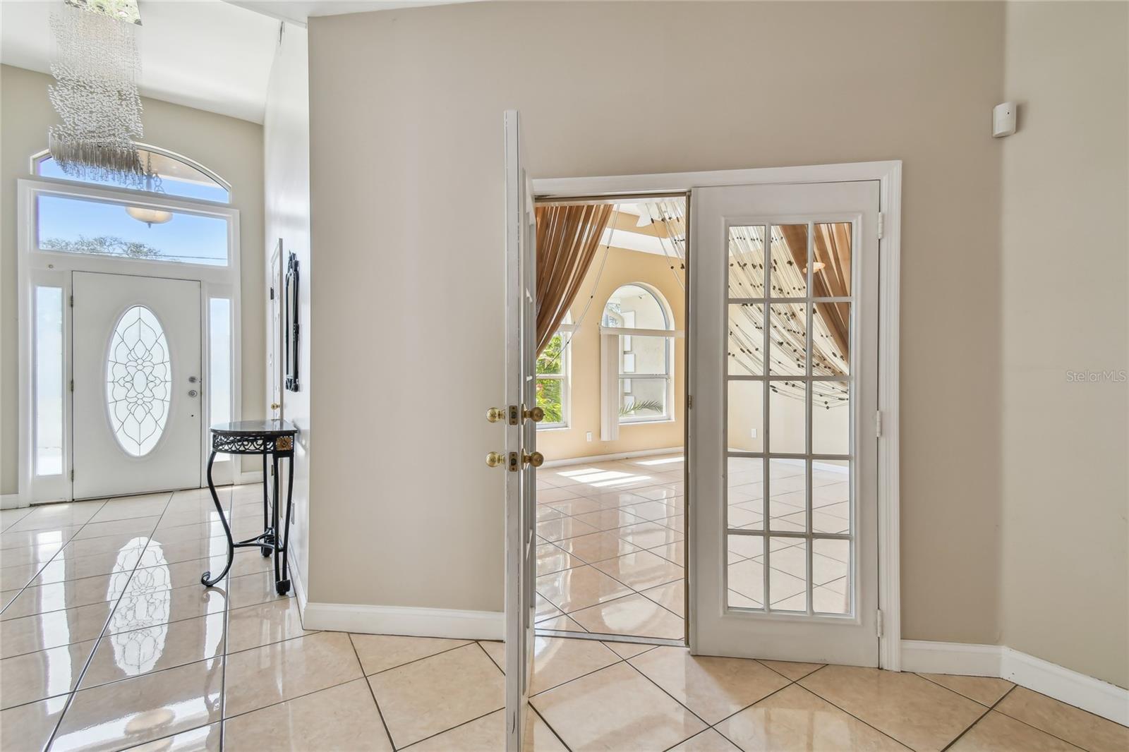 Listing photo id 3 for 284 Peninsula Avenue