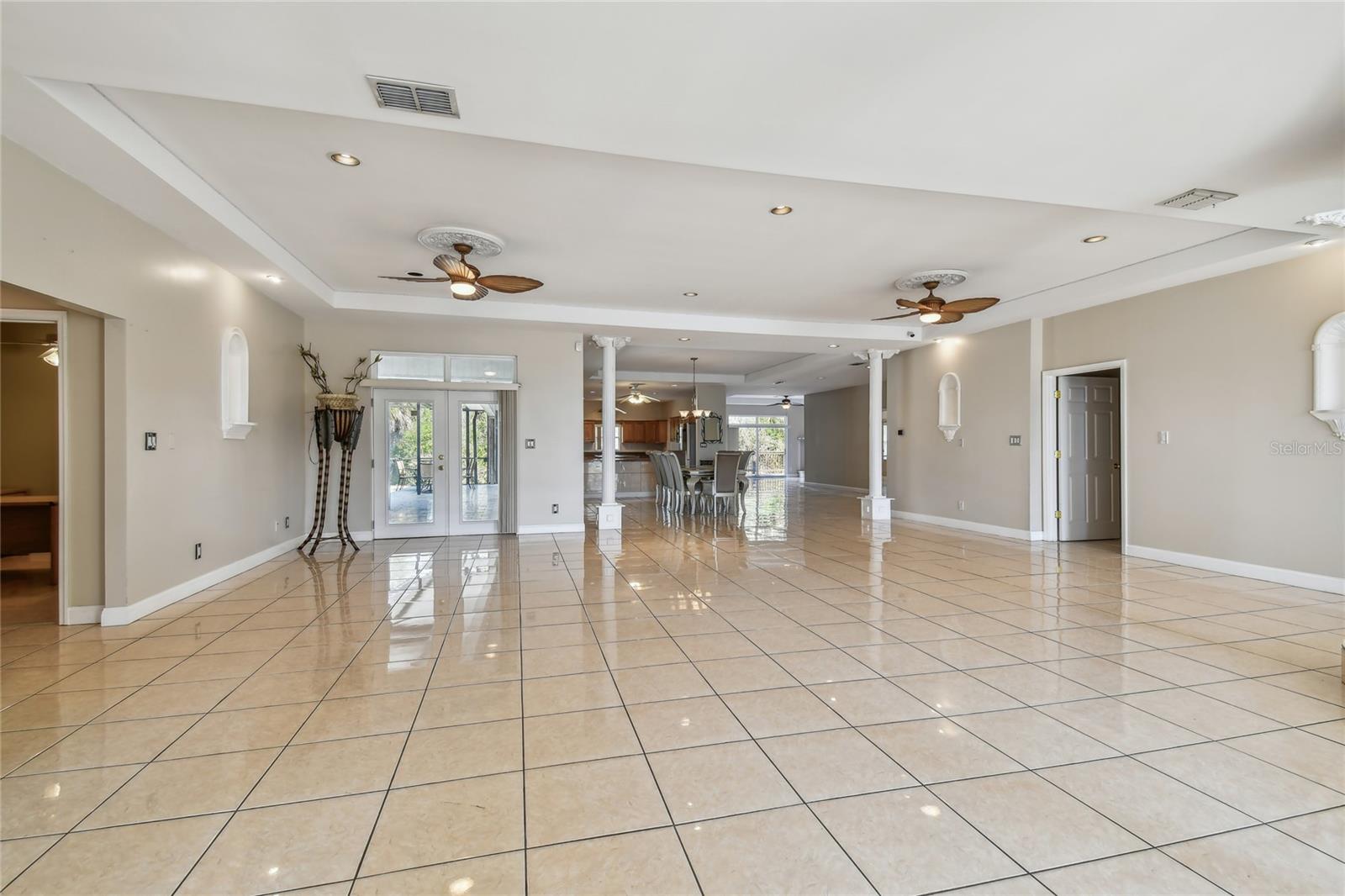 Listing photo id 7 for 284 Peninsula Avenue