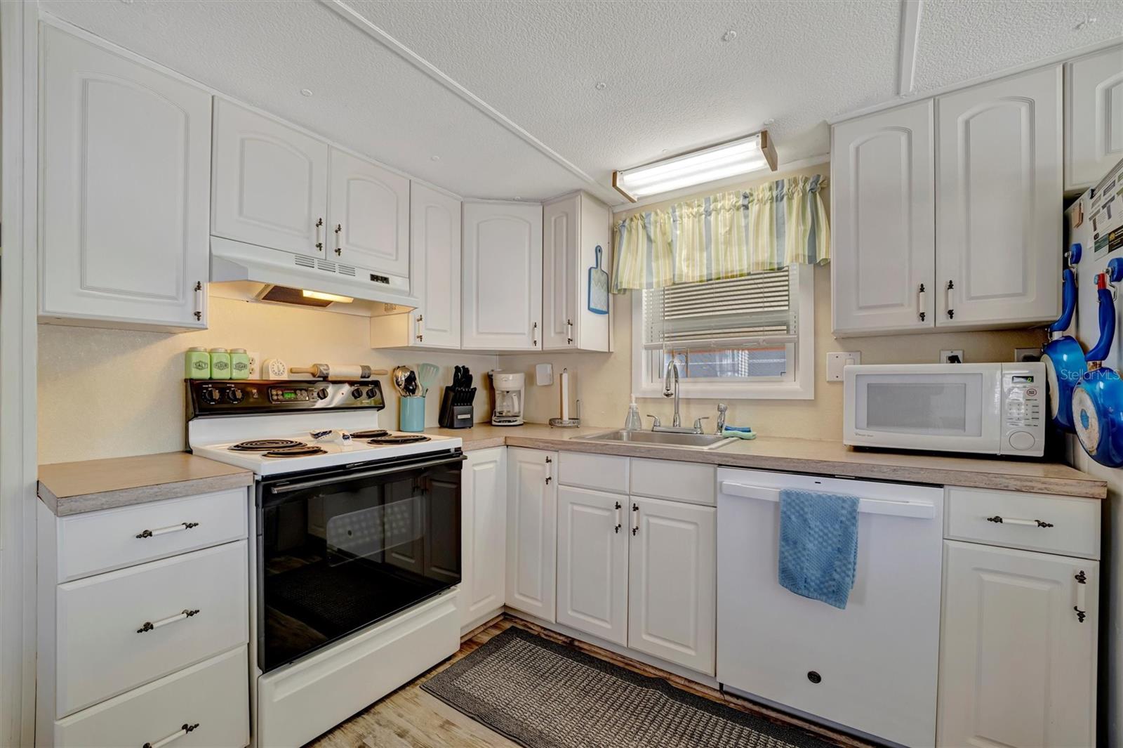 Image 3 of 21 For 104 Saint Kitts Way