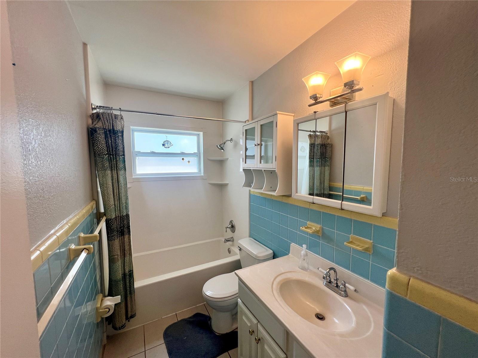 Image 16 of 24 For 2026 Burlington Avenue N