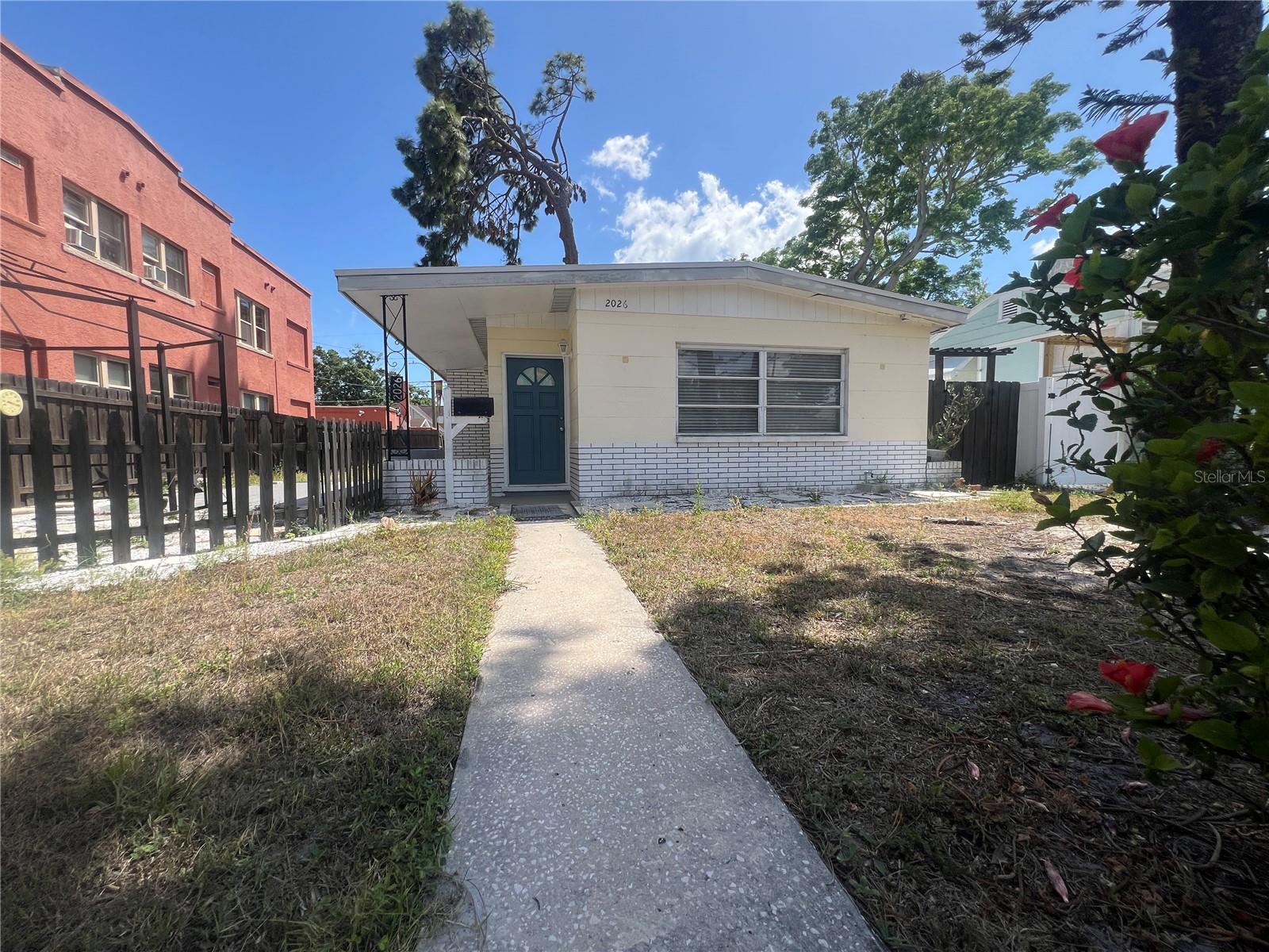 Image 19 of 24 For 2026 Burlington Avenue N