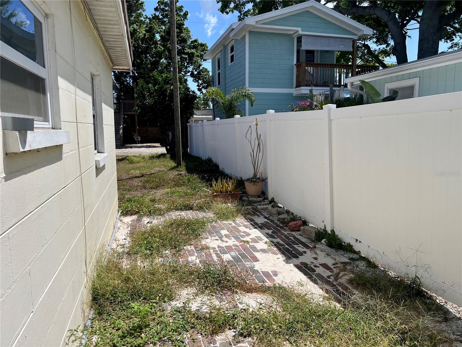 Image 24 of 24 For 2026 Burlington Avenue N