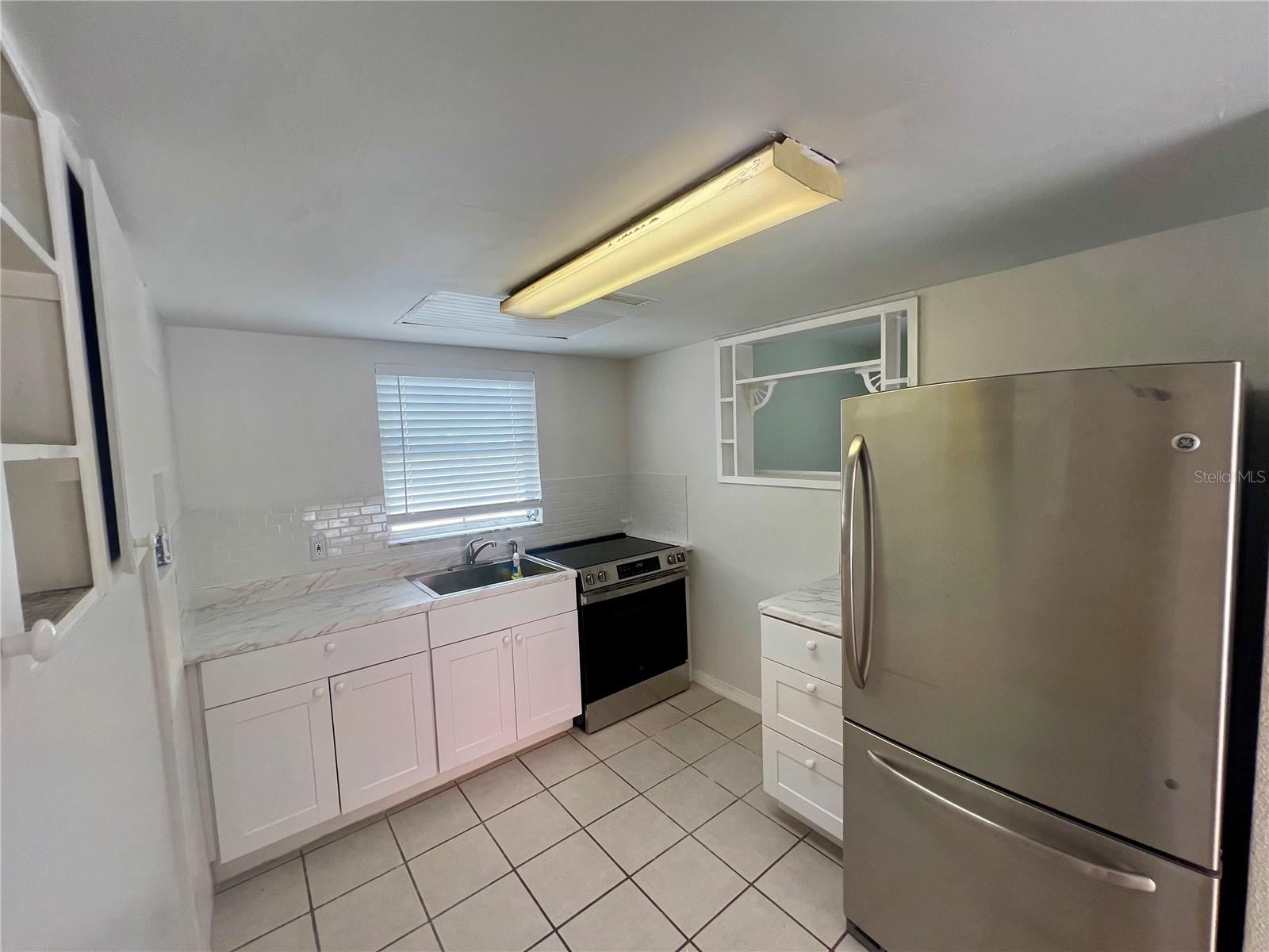 Image 6 of 24 For 2026 Burlington Avenue N