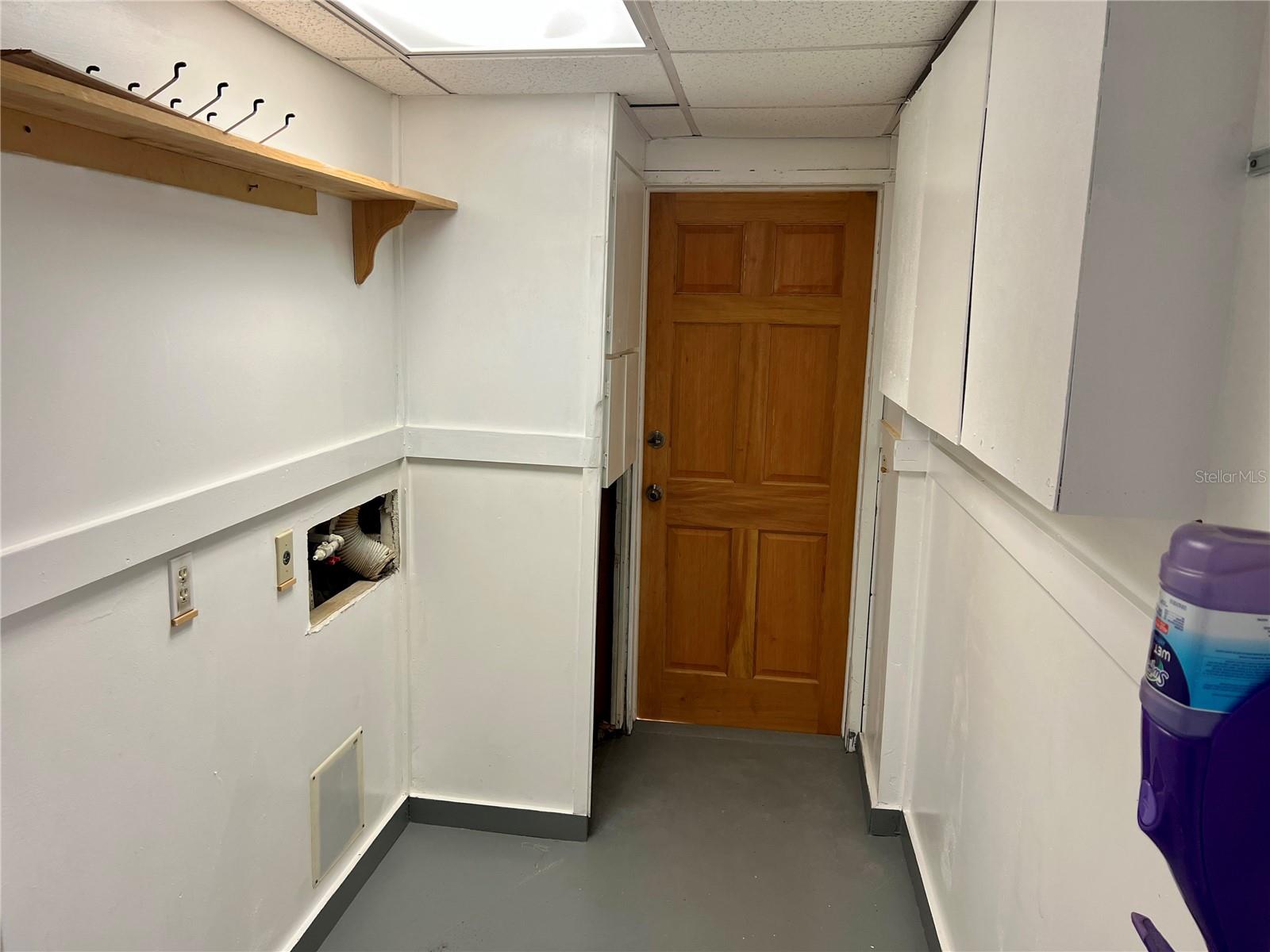 Image 8 of 24 For 2026 Burlington Avenue N