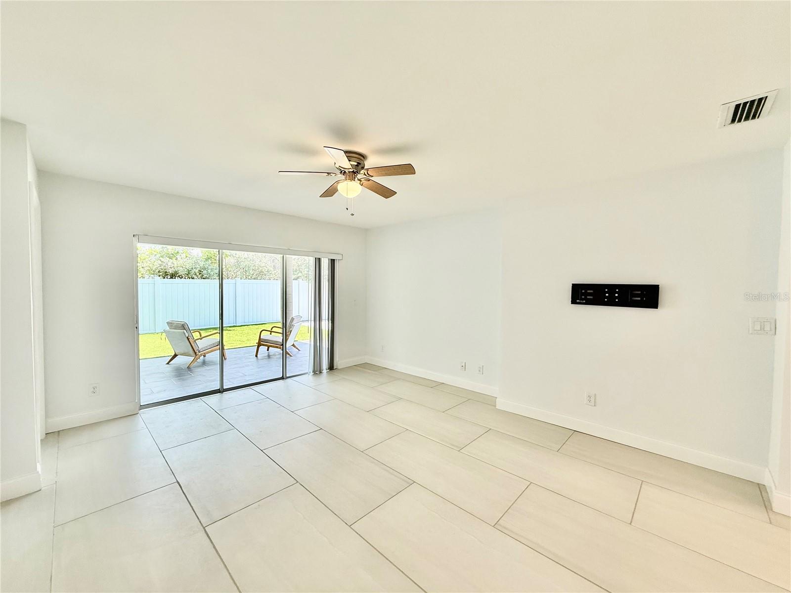 Image 14 of 33 For 11355 2nd Street E