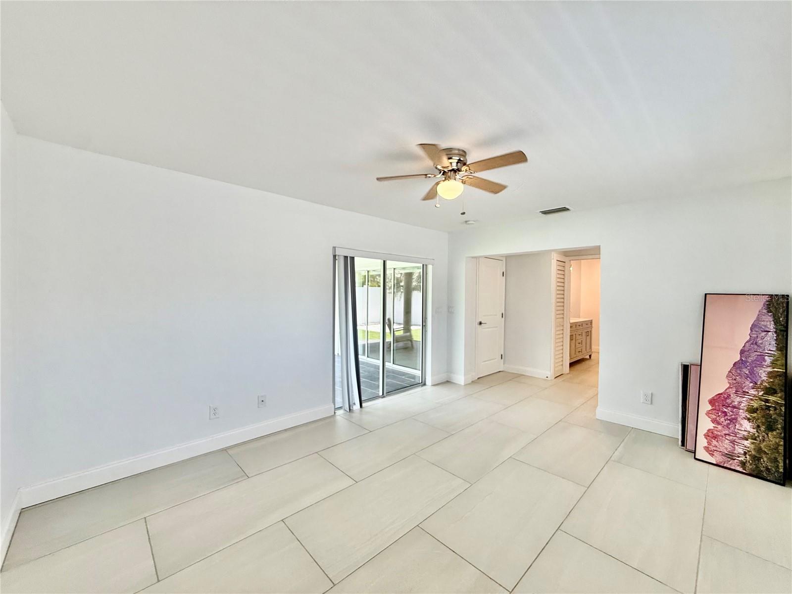 Image 18 of 33 For 11355 2nd Street E