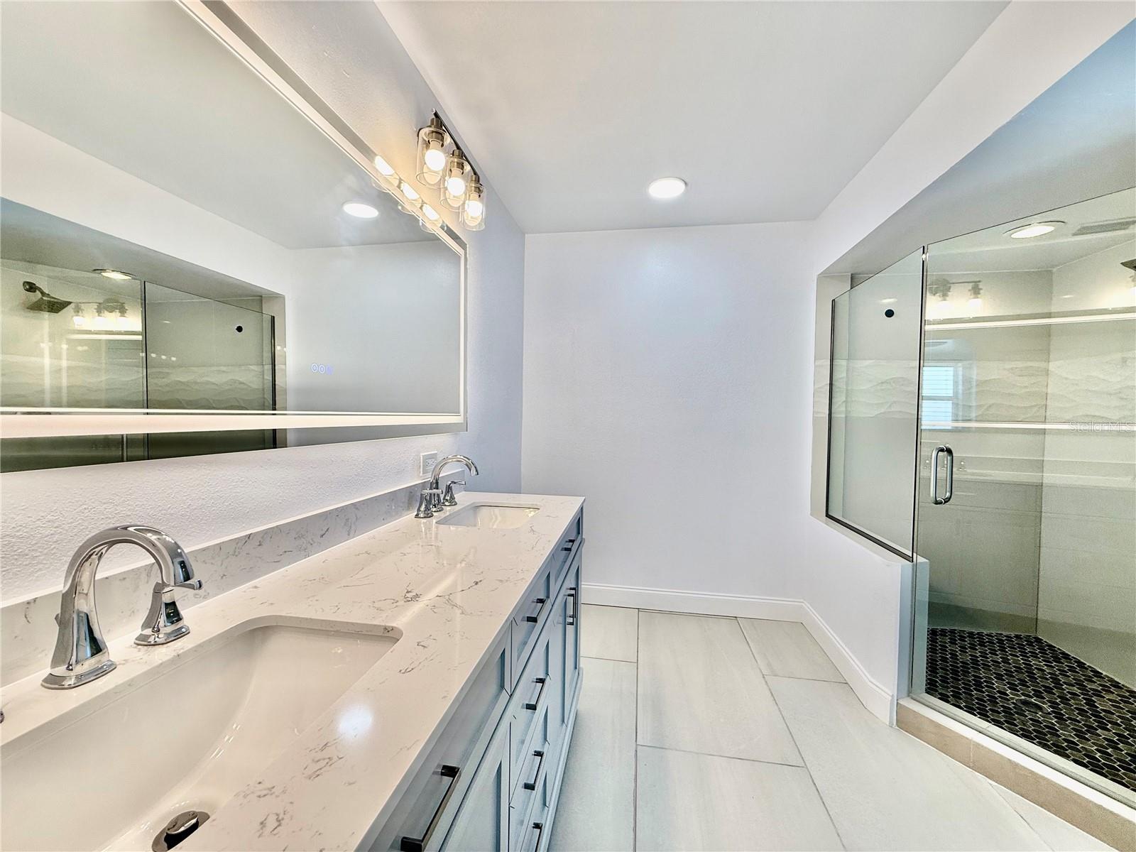 Image 21 of 33 For 11355 2nd Street E
