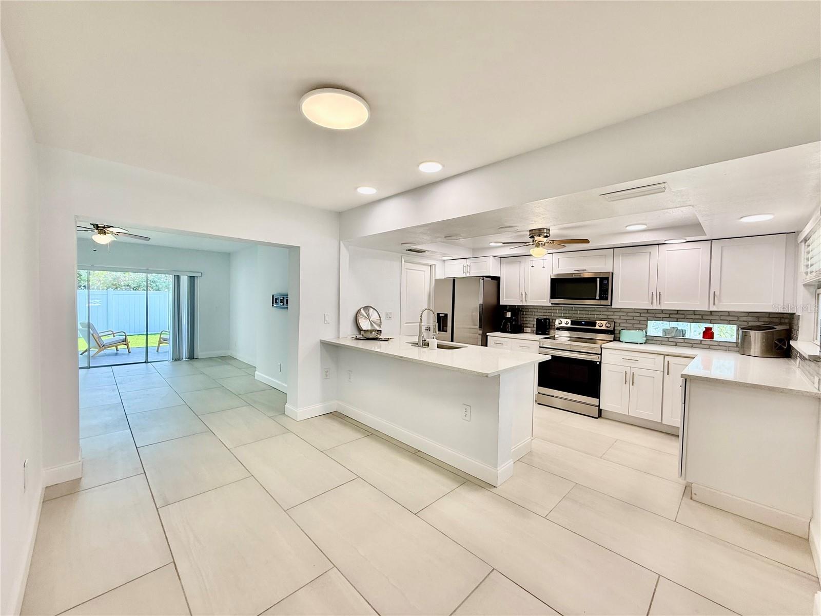 Image 6 of 33 For 11355 2nd Street E