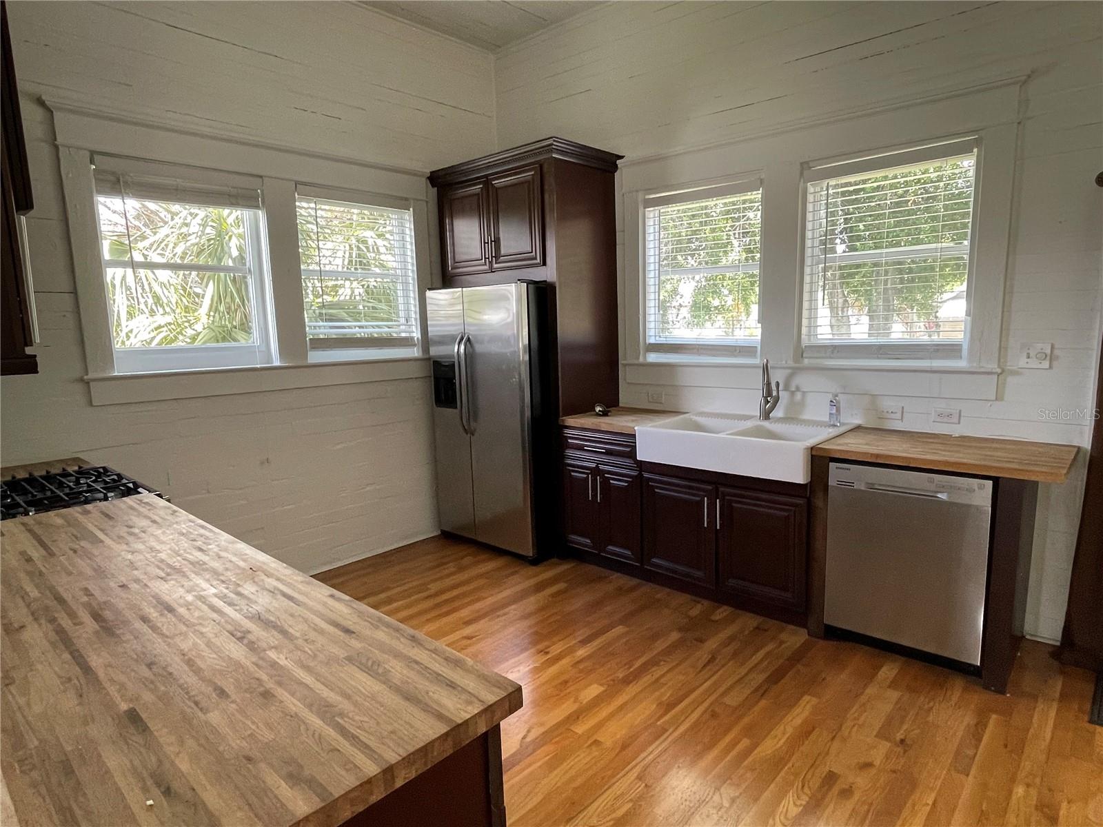 Image 9 of 21 For 2221 11th Avenue