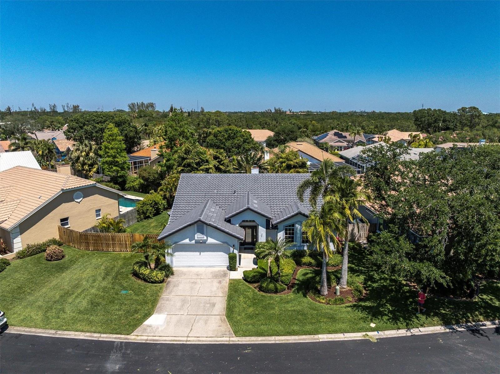 Image 38 of 47 For 865 Live Oak Terrace Ne