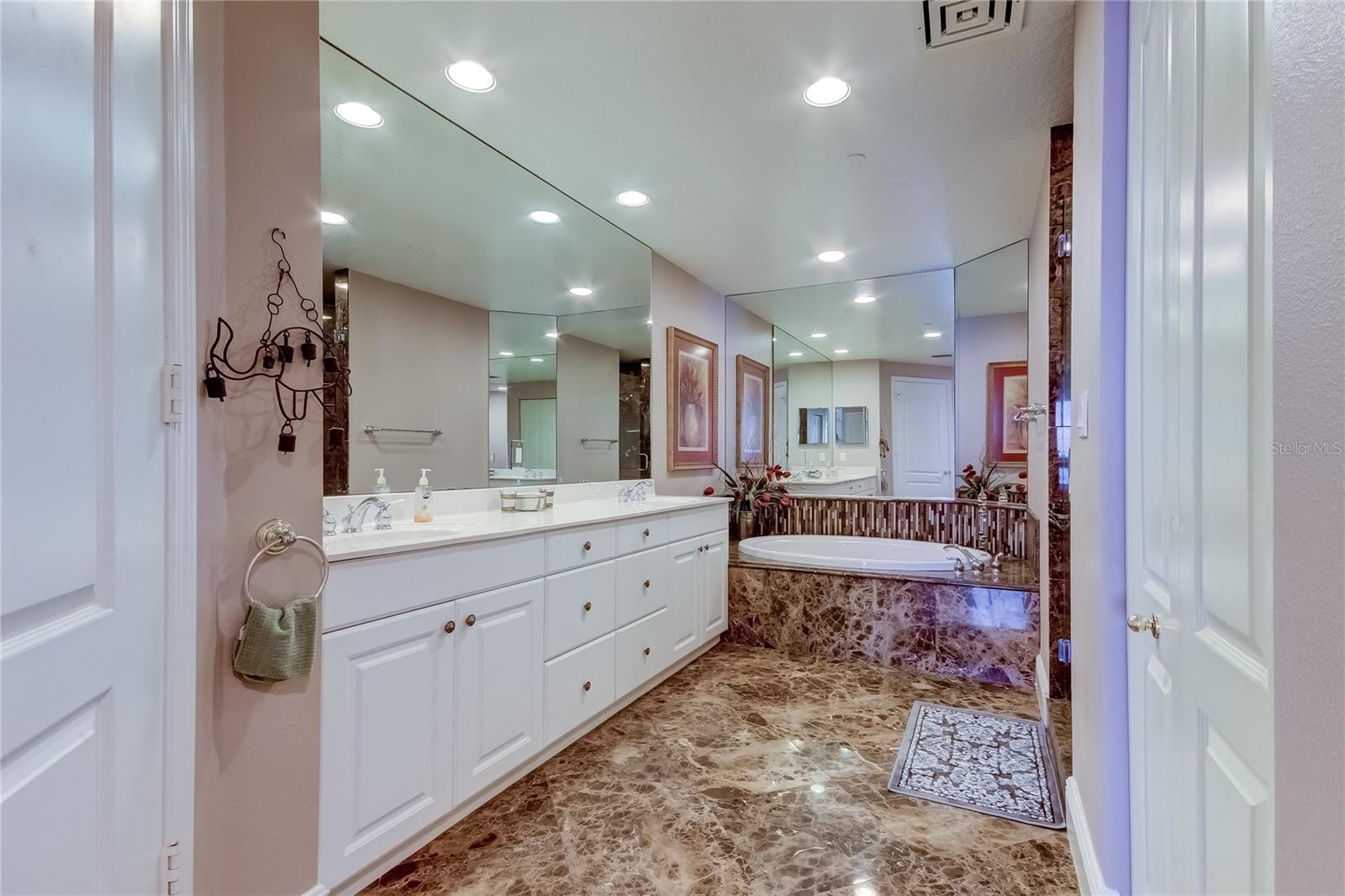 Image 22 of 26 For 1200 Gulf Boulevard 602