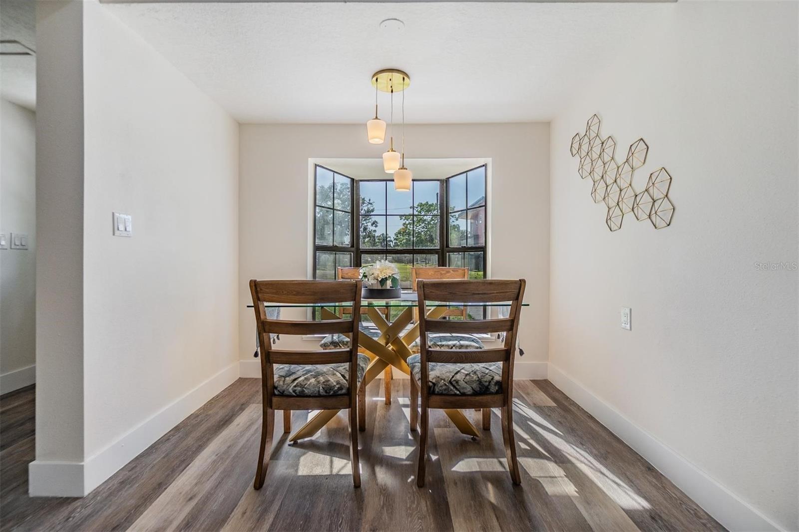 Listing photo id 8 for 120 12th Avenue N