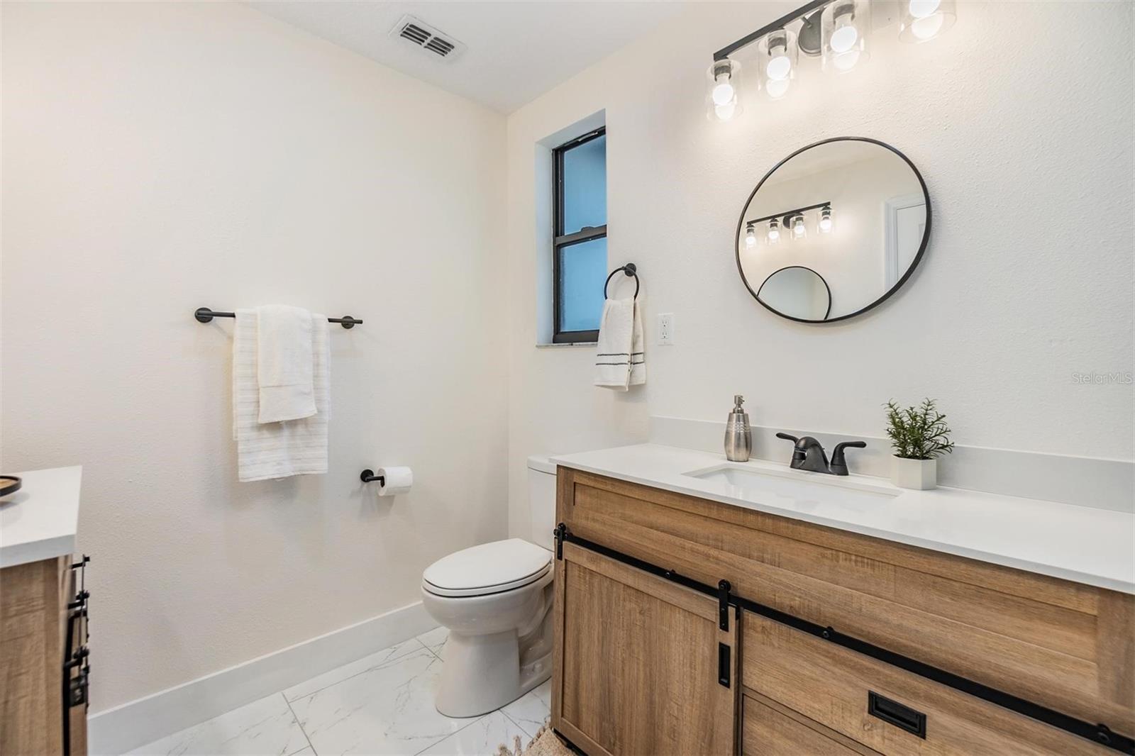 Listing photo id 15 for 120 12th Avenue N
