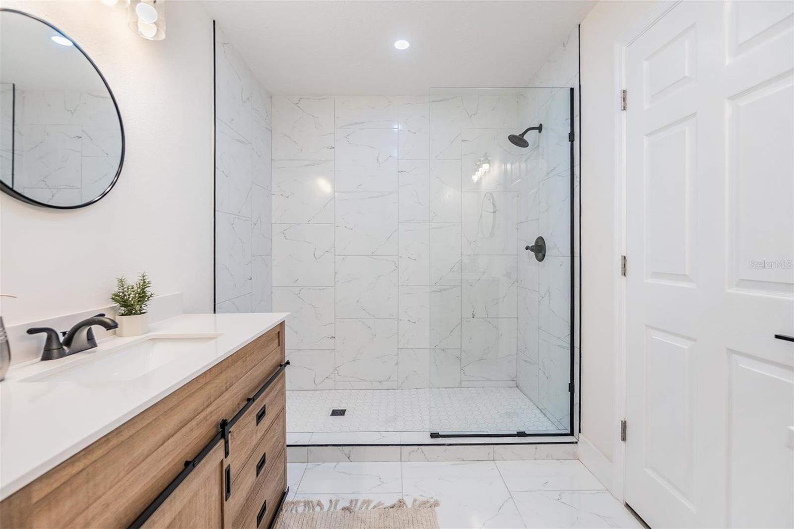 Listing photo id 16 for 120 12th Avenue N