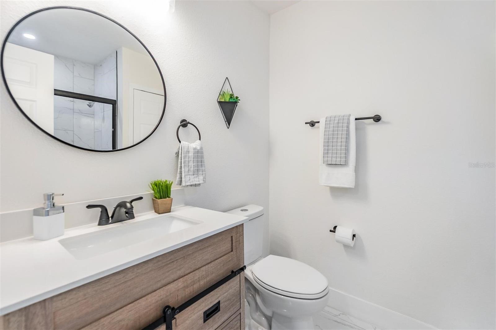 Listing photo id 19 for 120 12th Avenue N