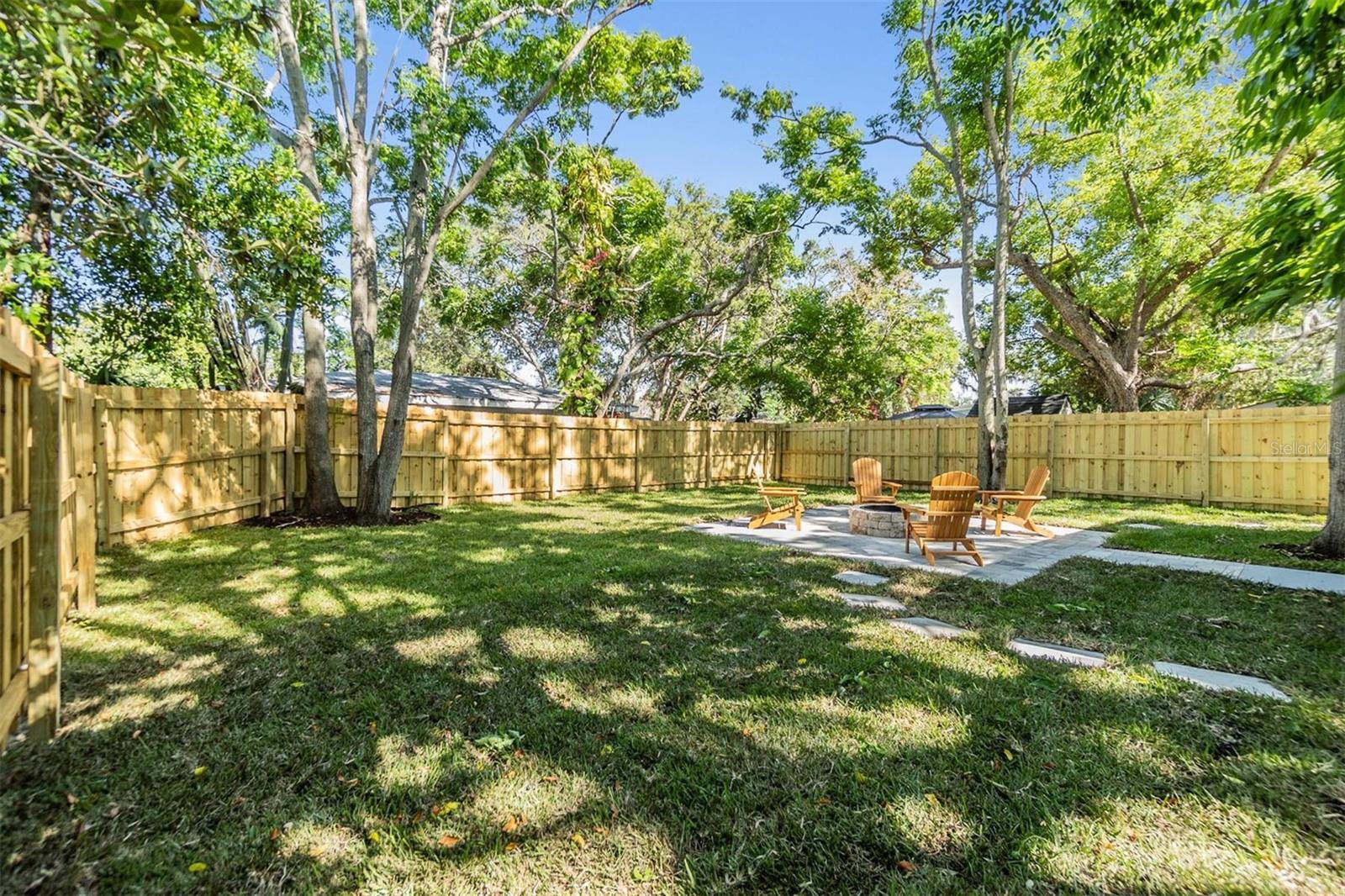 Listing photo id 26 for 120 12th Avenue N
