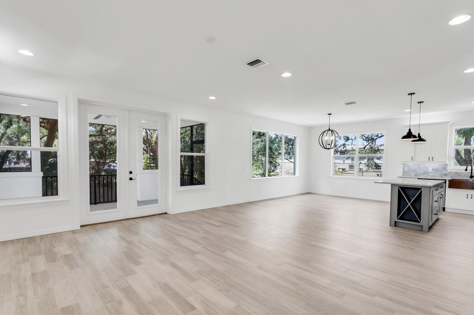 Image 17 of 45 For 7113 Kissimmee Street