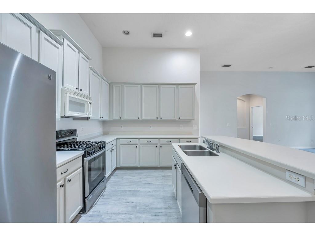 Image 10 of 100 For 3527 101st Avenue E