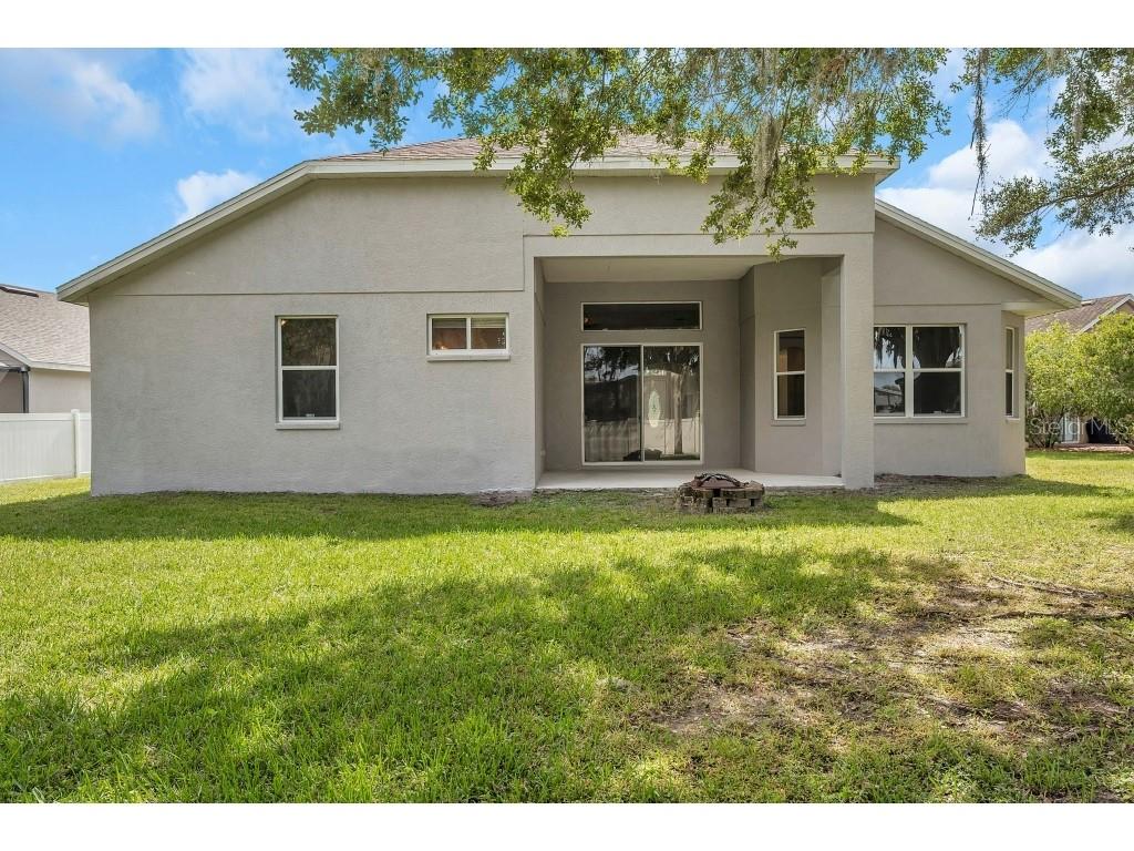 Image 4 of 100 For 3527 101st Avenue E