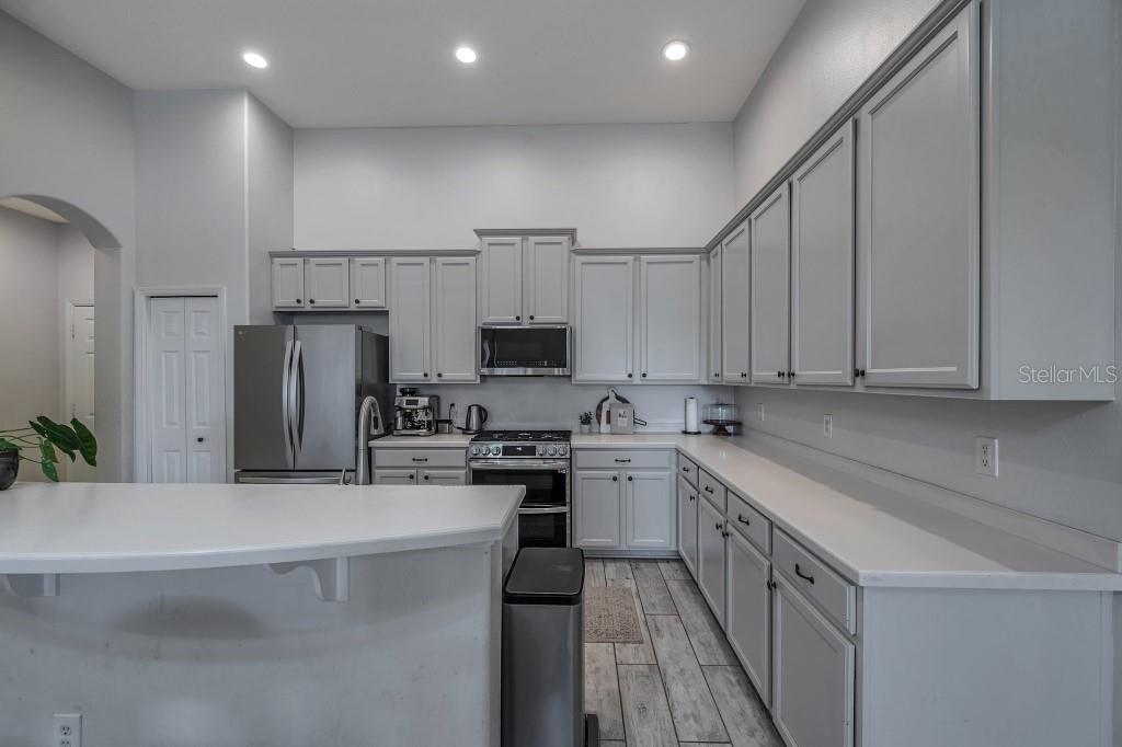 Image 61 of 100 For 3527 101st Avenue E