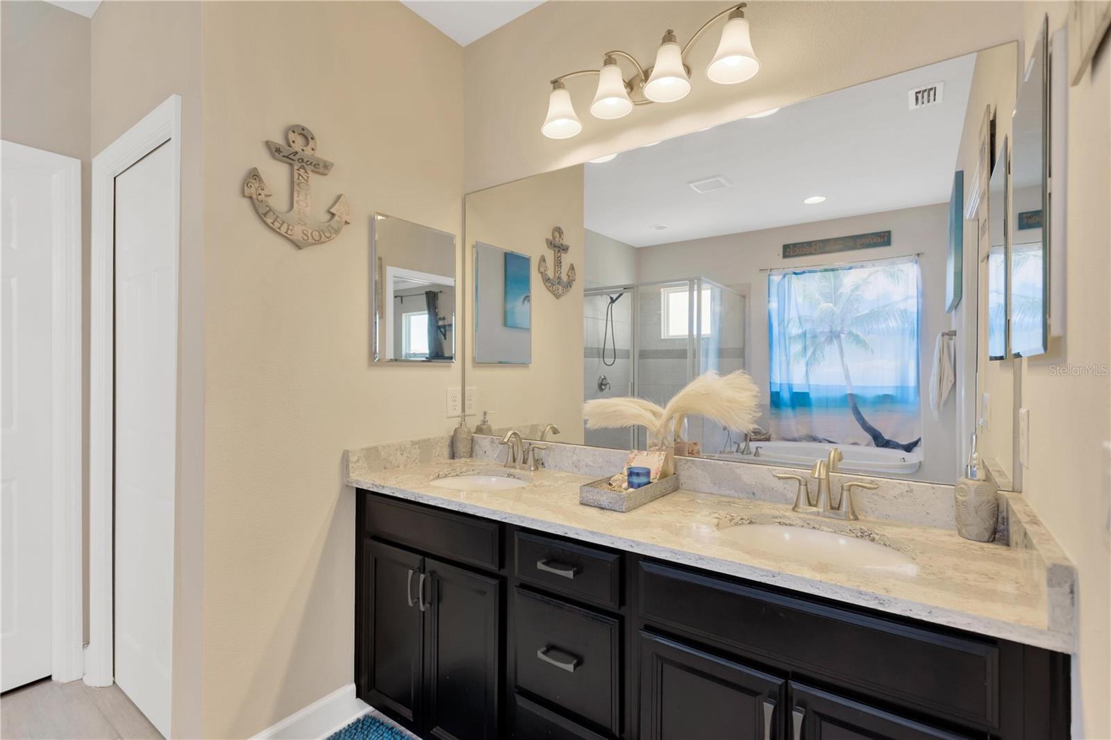 Image 19 of 41 For 7502 Sea Lilly Court