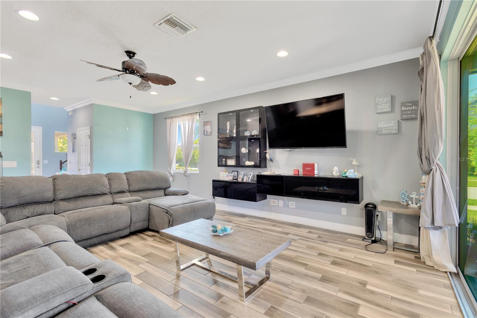 Image 4 of 41 For 7502 Sea Lilly Court