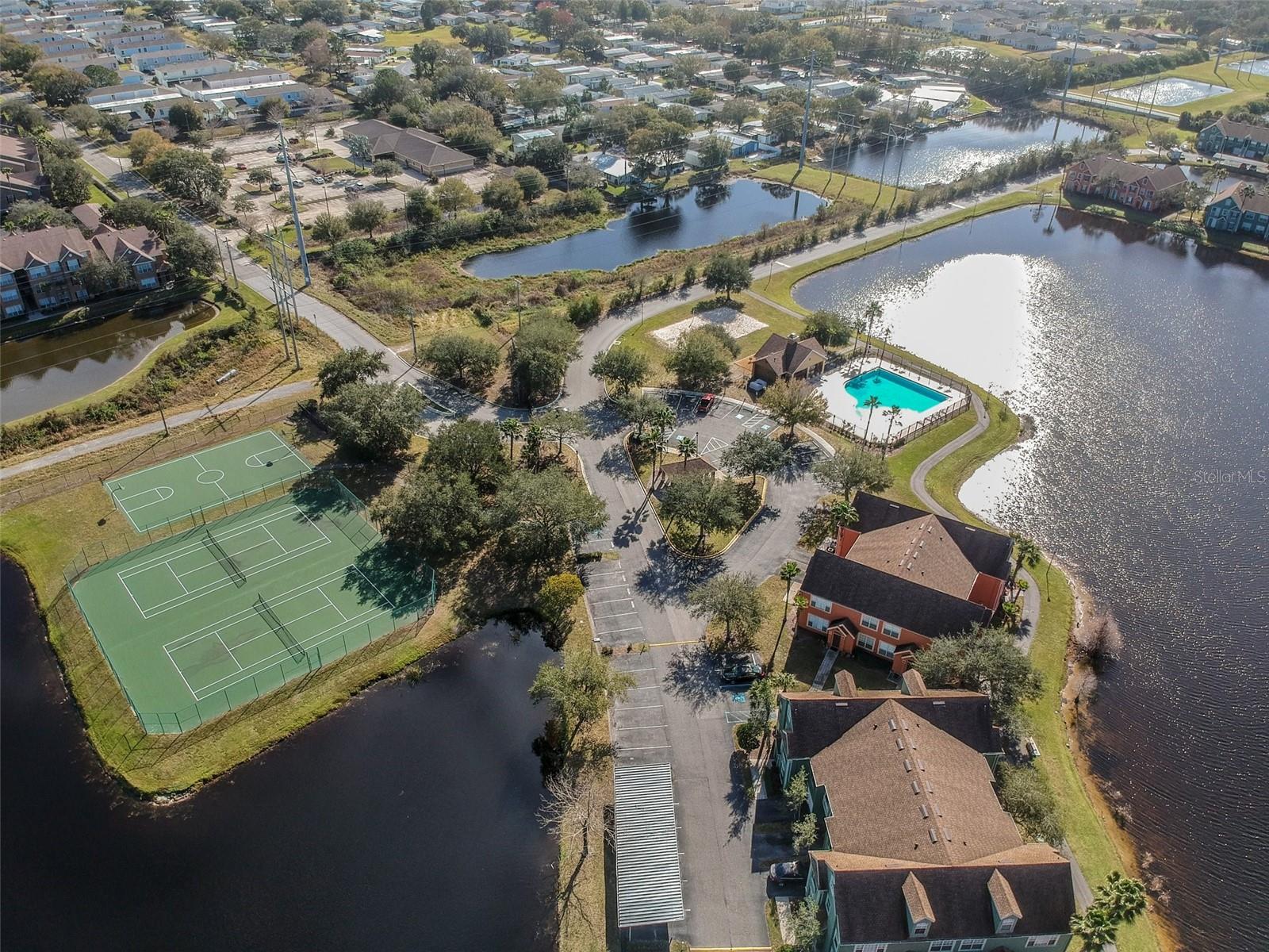 Image 28 of 42 For 9828 Lake Chase Island Way 0