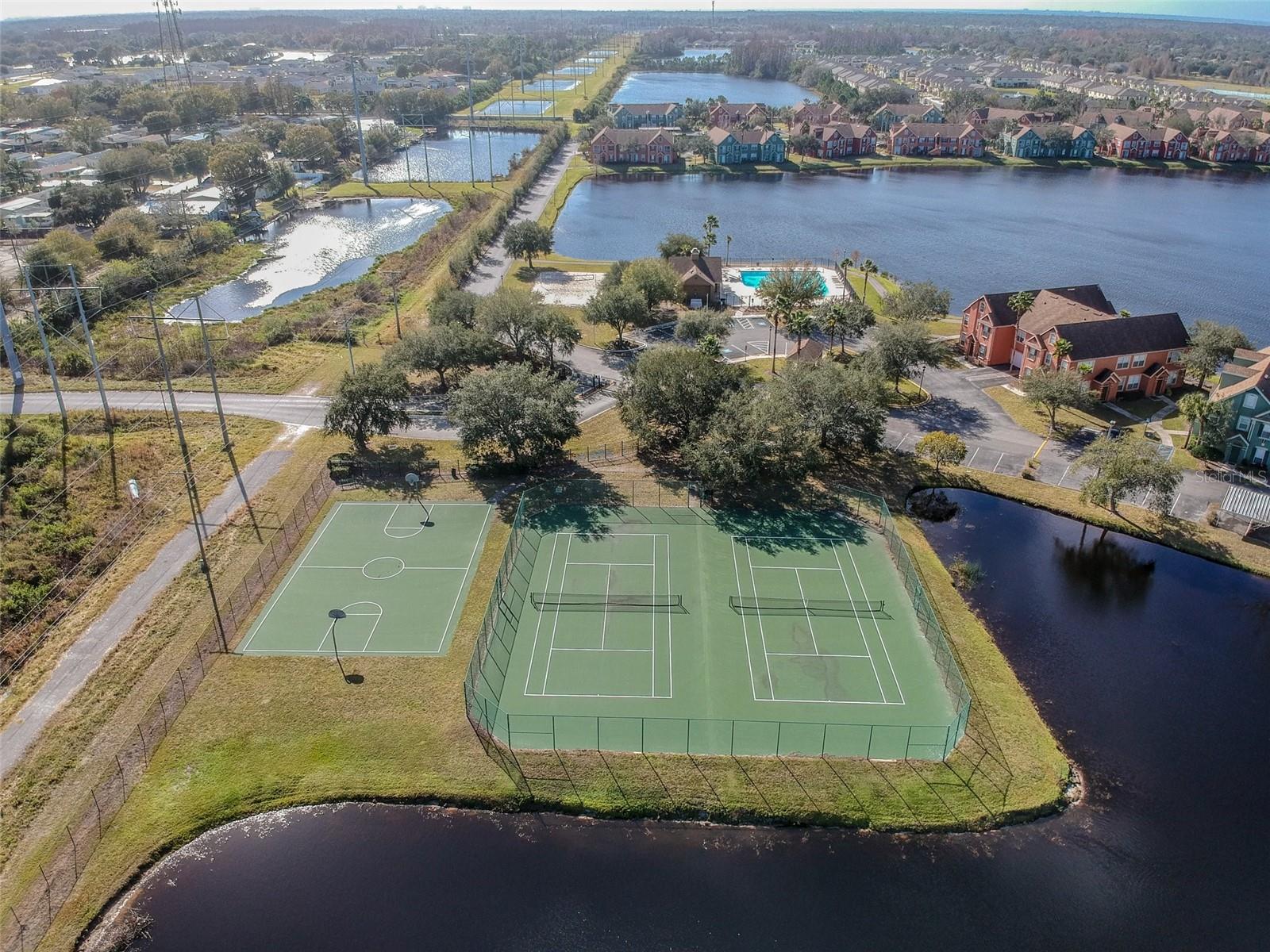 Image 29 of 42 For 9828 Lake Chase Island Way 0