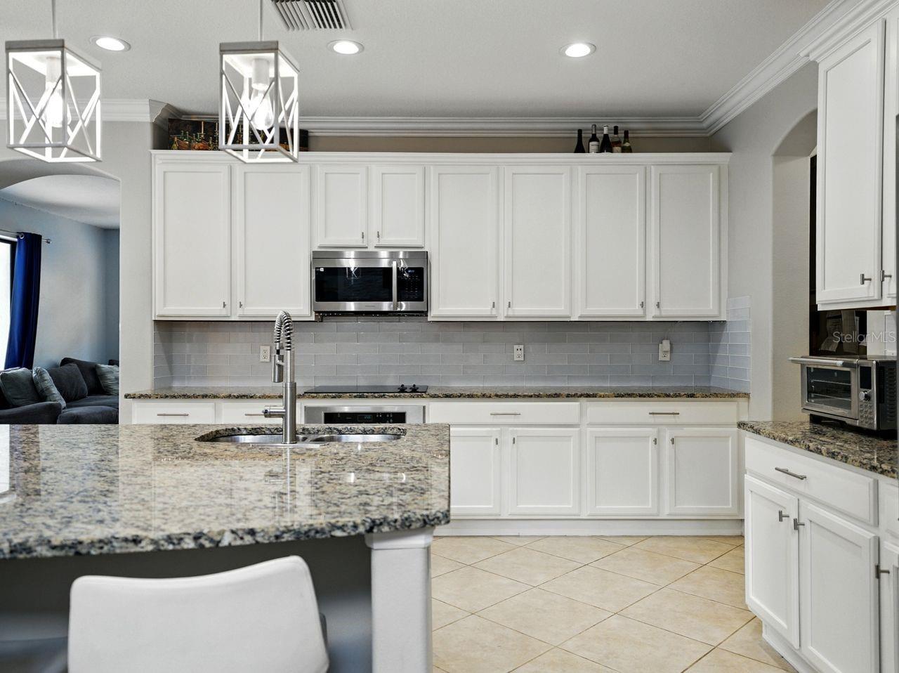 Image 28 of 98 For 7927 Hampton Lake Drive