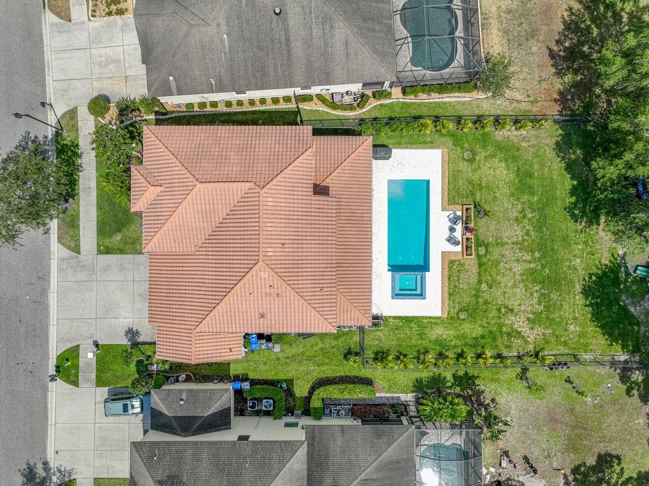 Image 7 of 98 For 7927 Hampton Lake Drive